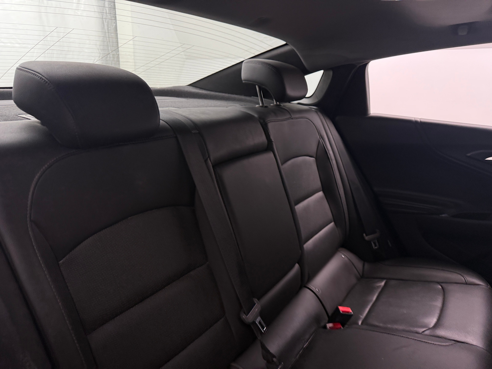 Thumbnail: 2017 Chevrolet Malibu - 5
