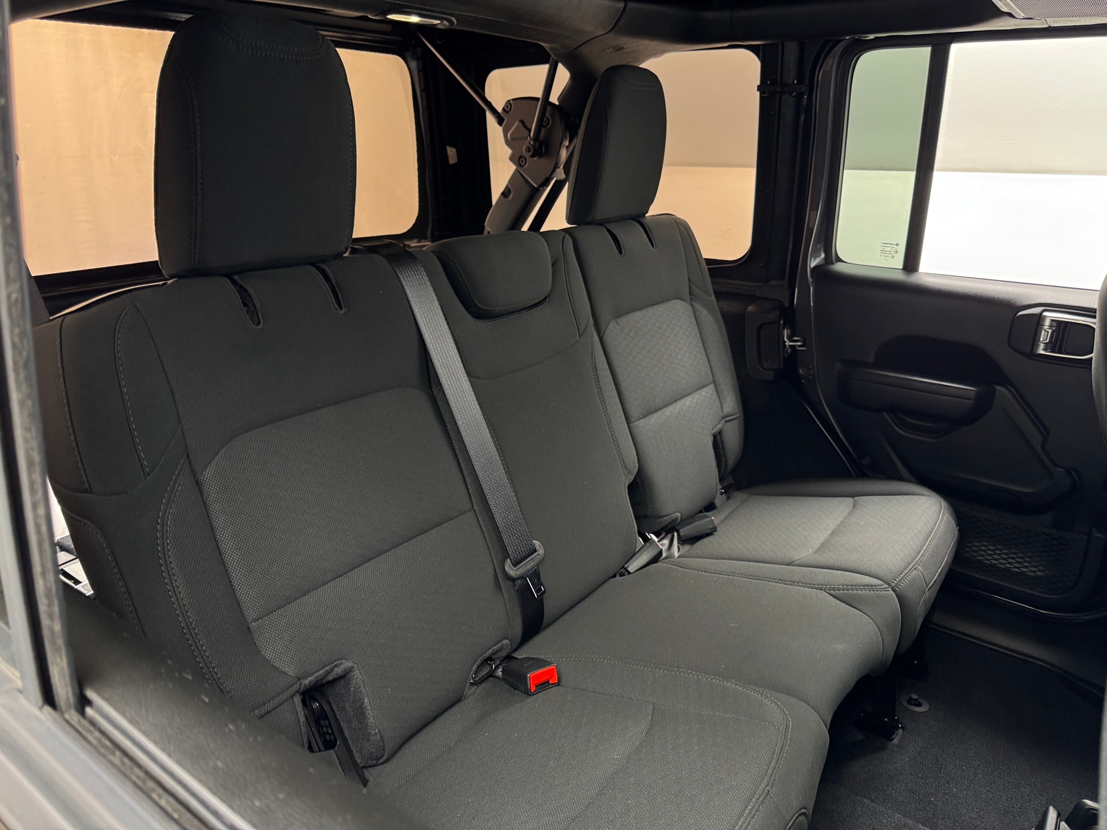 Thumbnail: 2022 Jeep Wrangler - 6