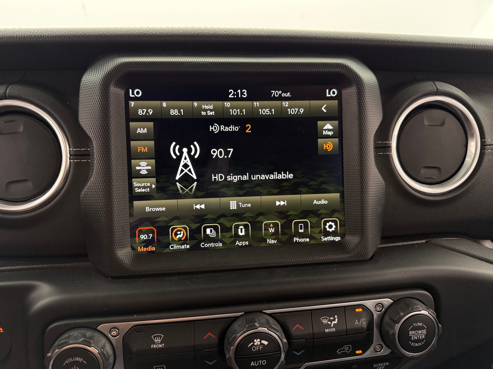 Thumbnail: 2022 Jeep Wrangler - 3