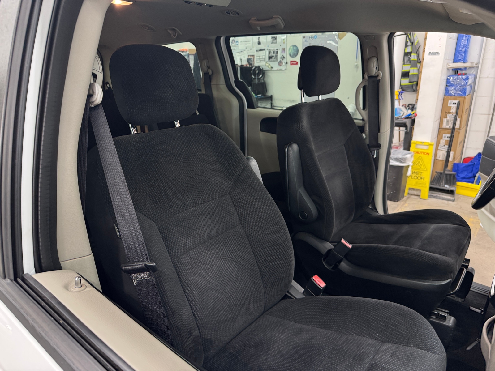 Thumbnail: 2014 Dodge Grand Caravan - 2