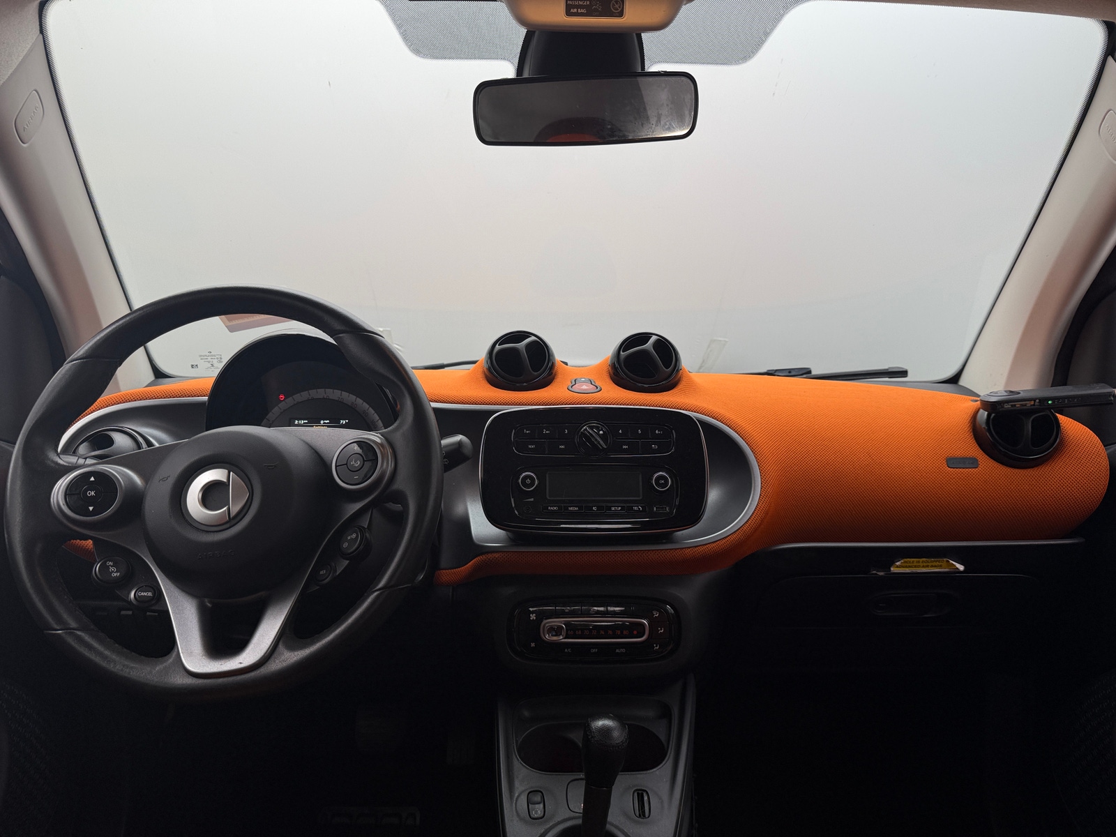 Thumbnail: 2017 smart fortwo - 3