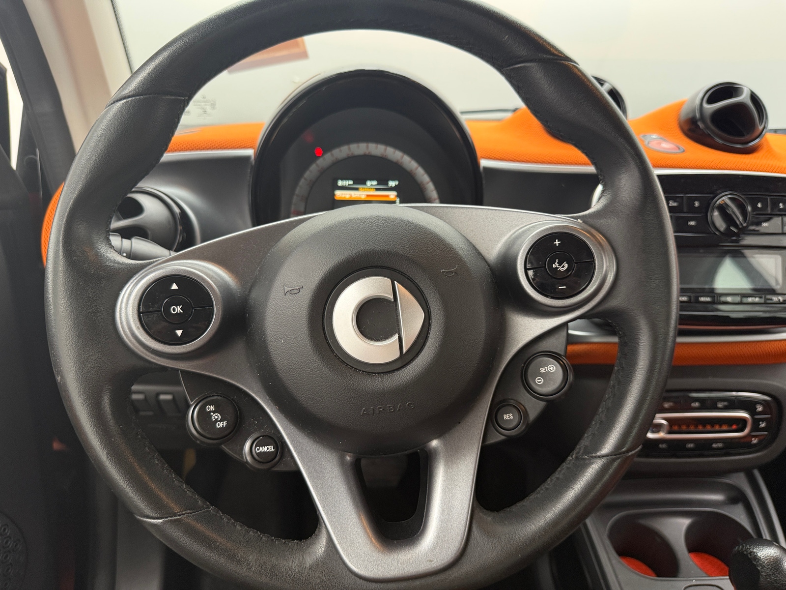 Thumbnail: 2017 smart fortwo - 5