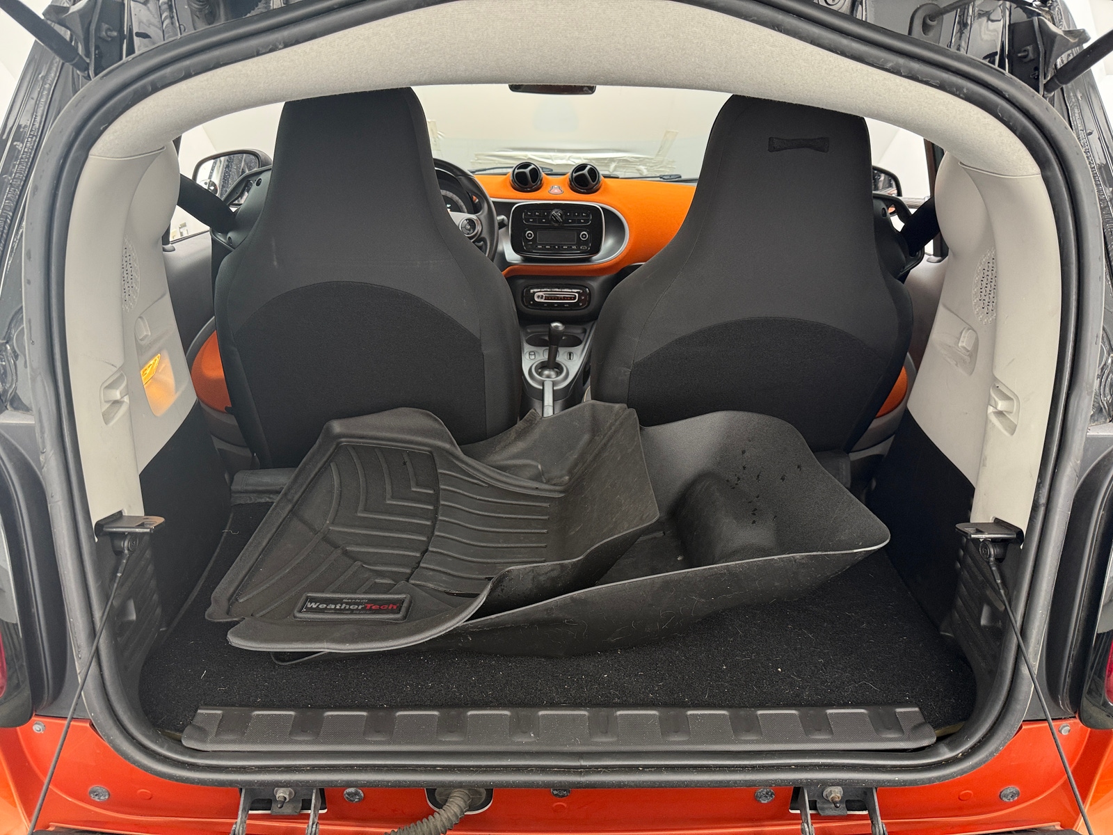 Thumbnail: 2017 smart fortwo - 6