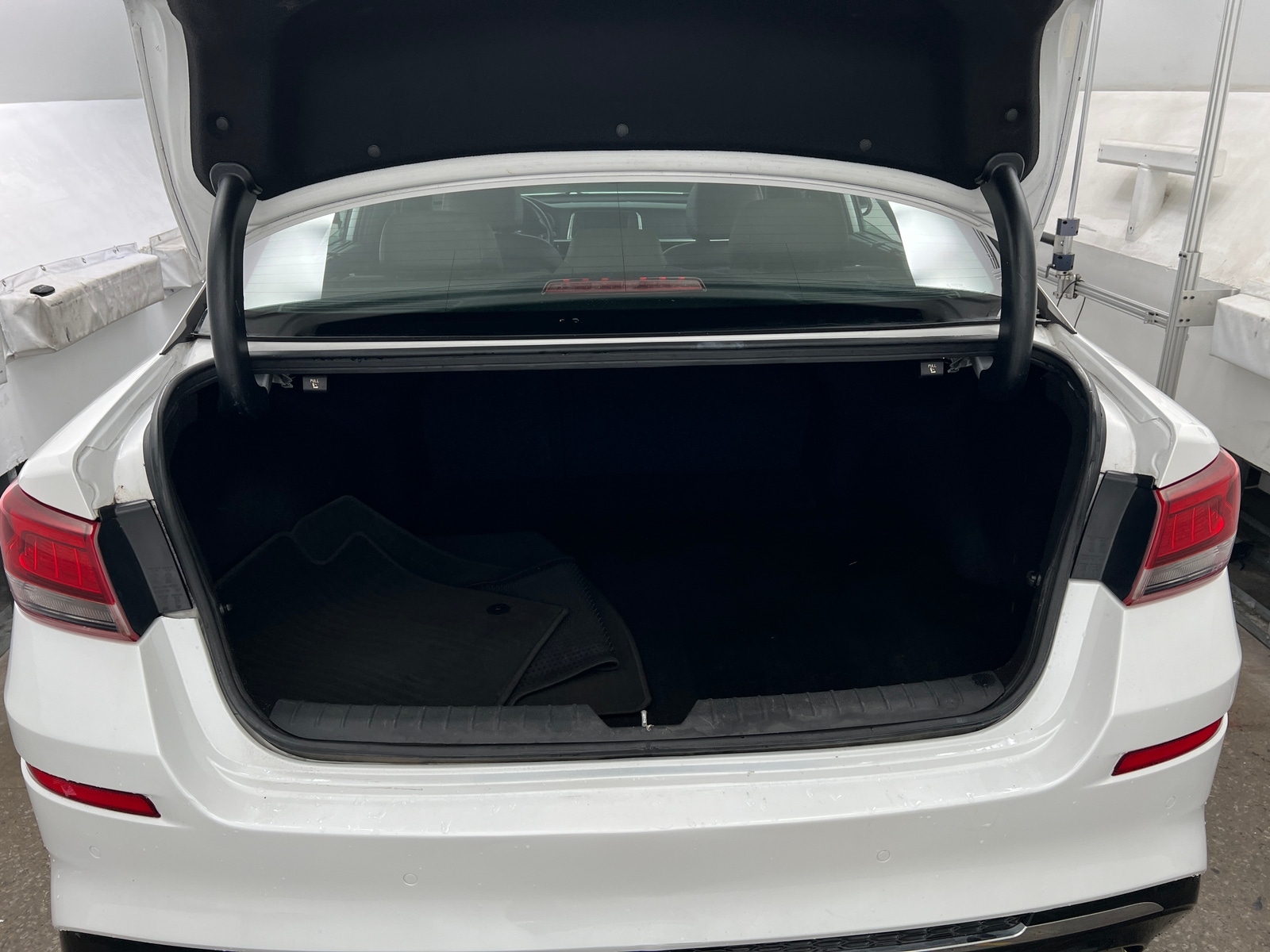 Thumbnail: 2019 Kia Optima - 6