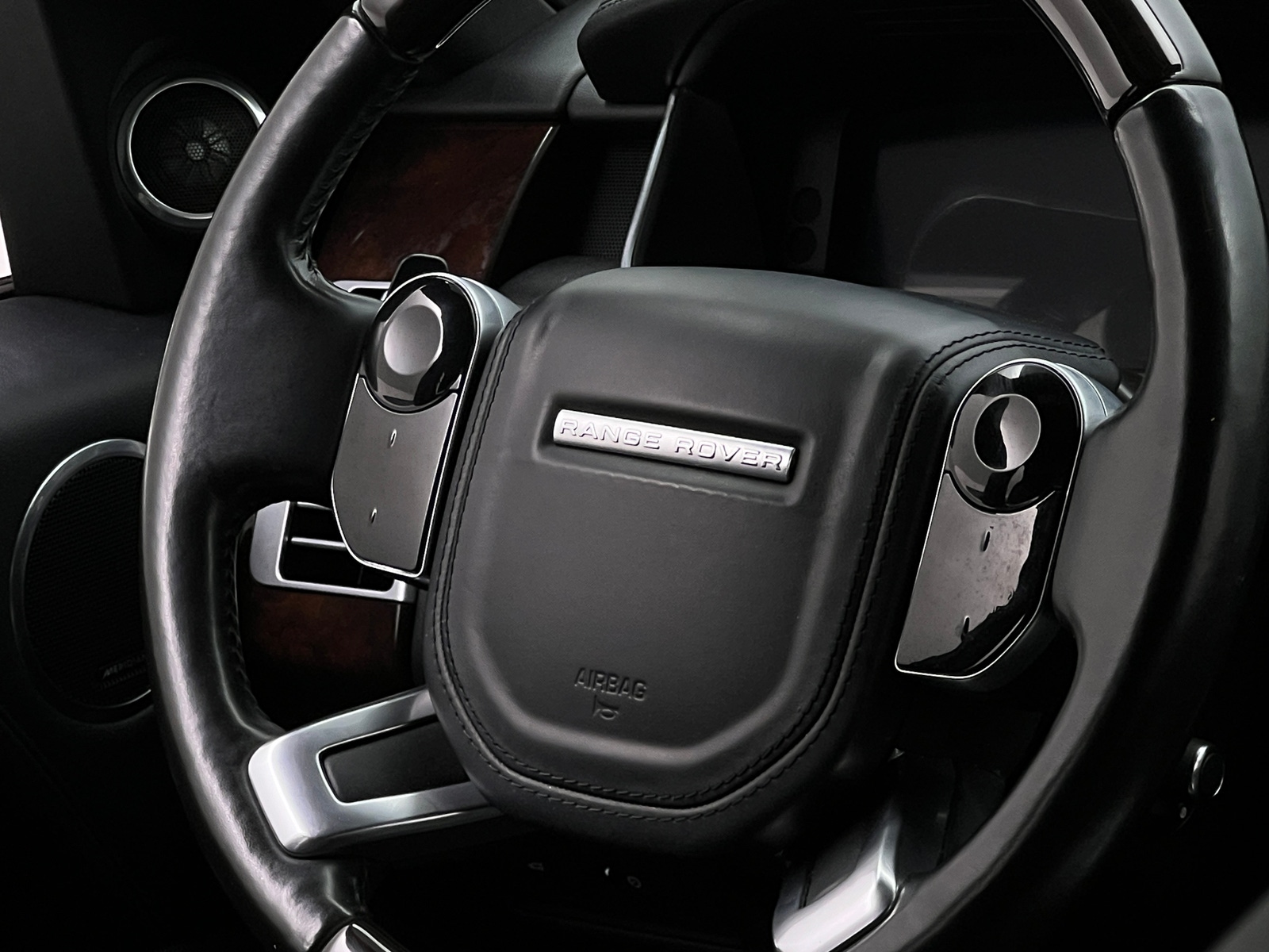 Thumbnail: 2019 Land Rover Range Rover - 4