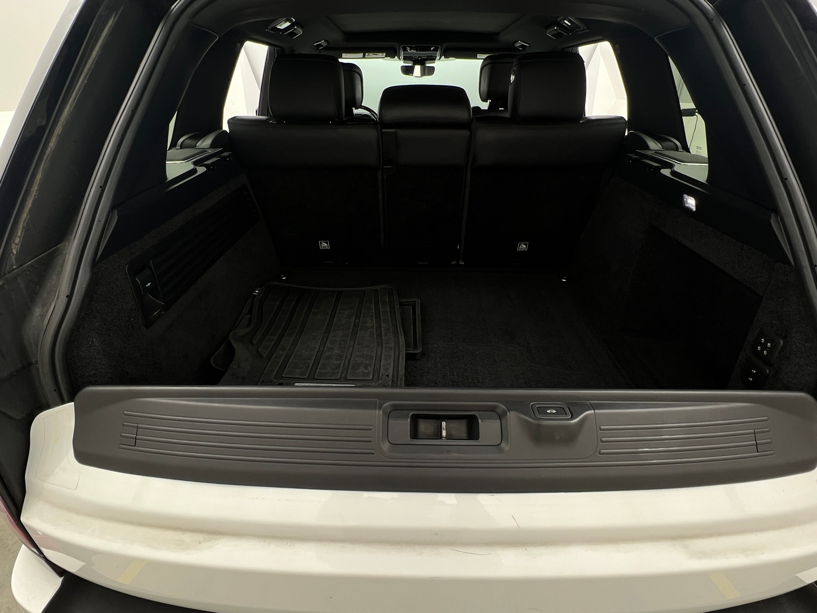 Thumbnail: 2019 Land Rover Range Rover - 6