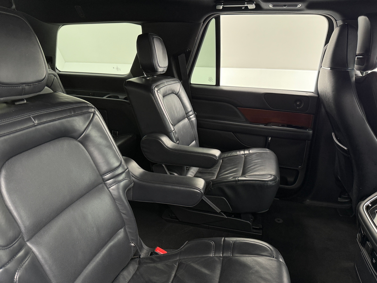 Thumbnail: 2022 Lincoln Navigator - 5