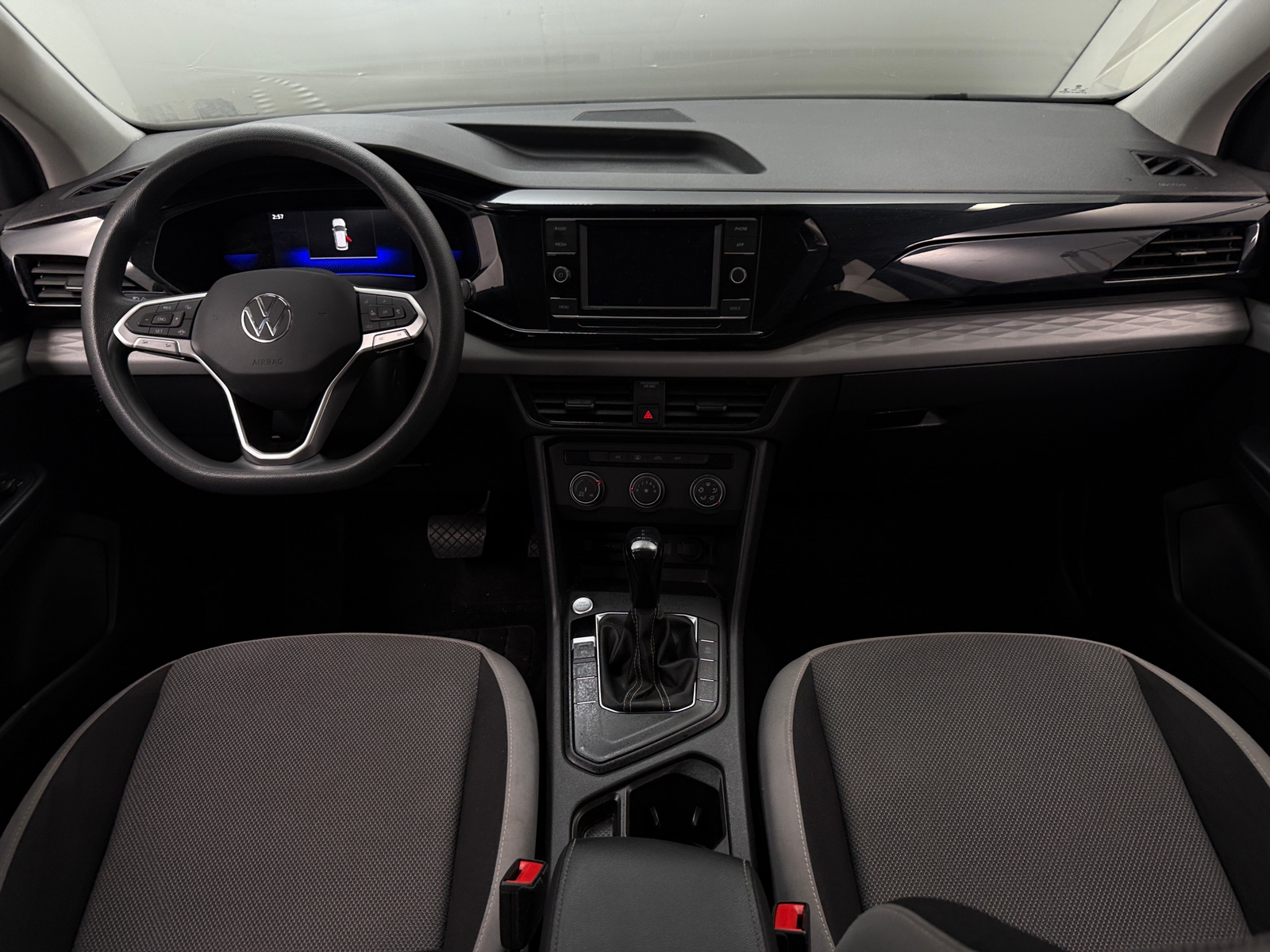 Thumbnail: 2022 Volkswagen Taos - 3