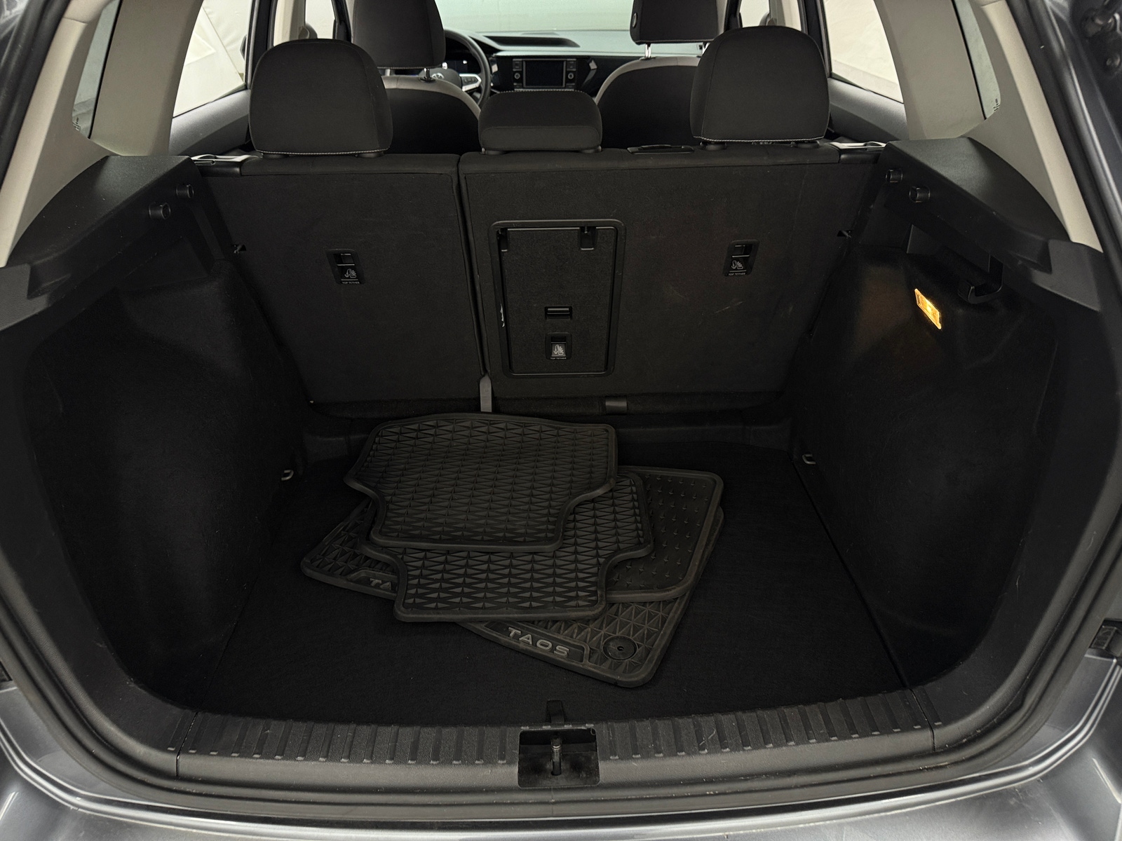 Thumbnail: 2022 Volkswagen Taos - 7