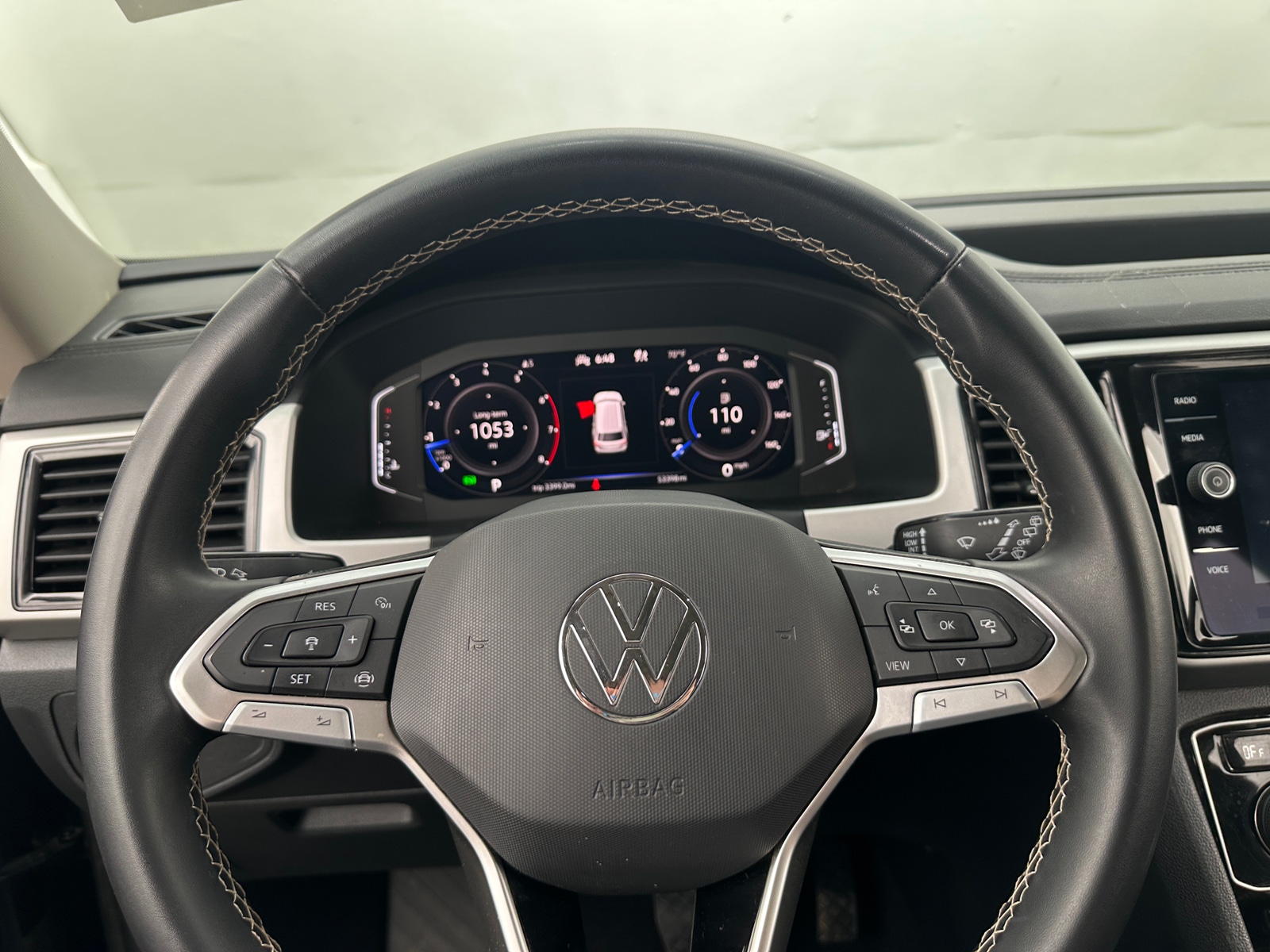 Thumbnail: 2023 Volkswagen Atlas - 4