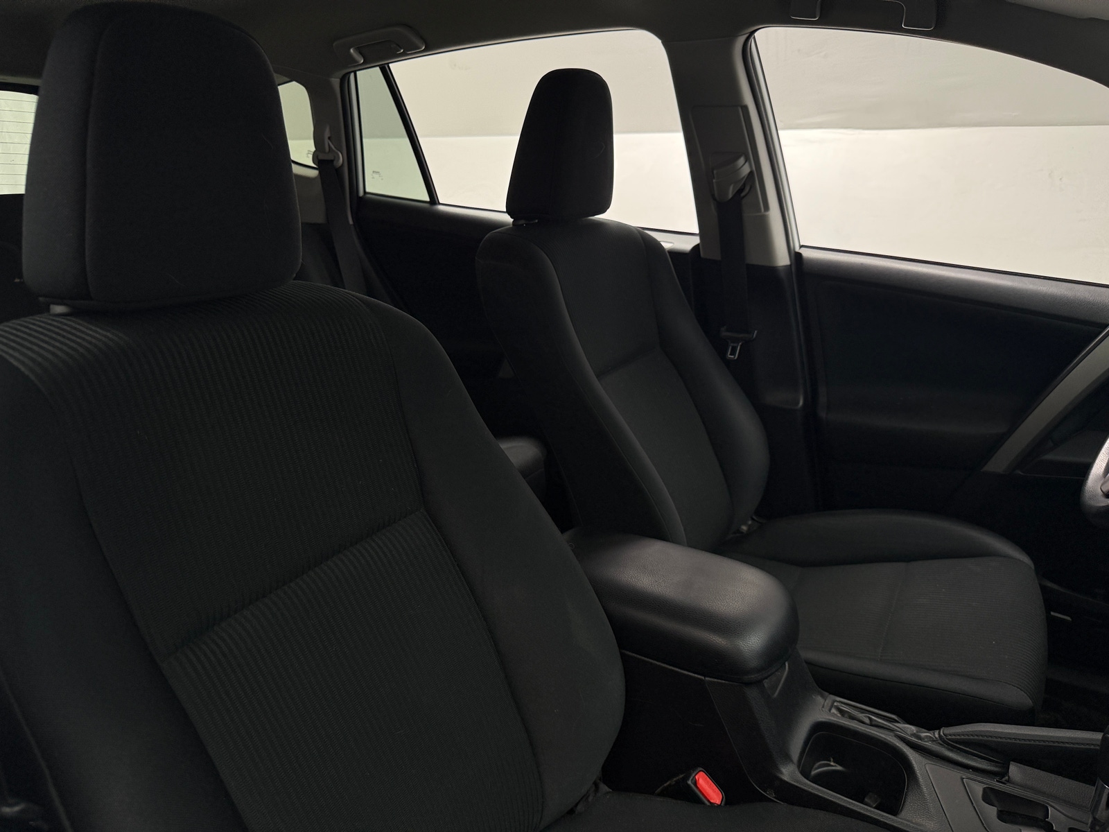 Thumbnail: 2016 Toyota RAV4 - 2