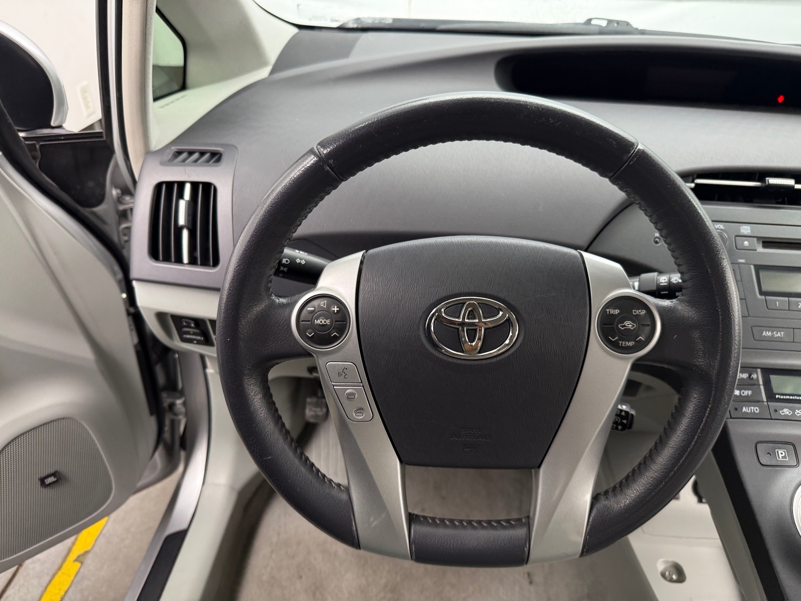 Thumbnail: 2011 Toyota Prius - 4