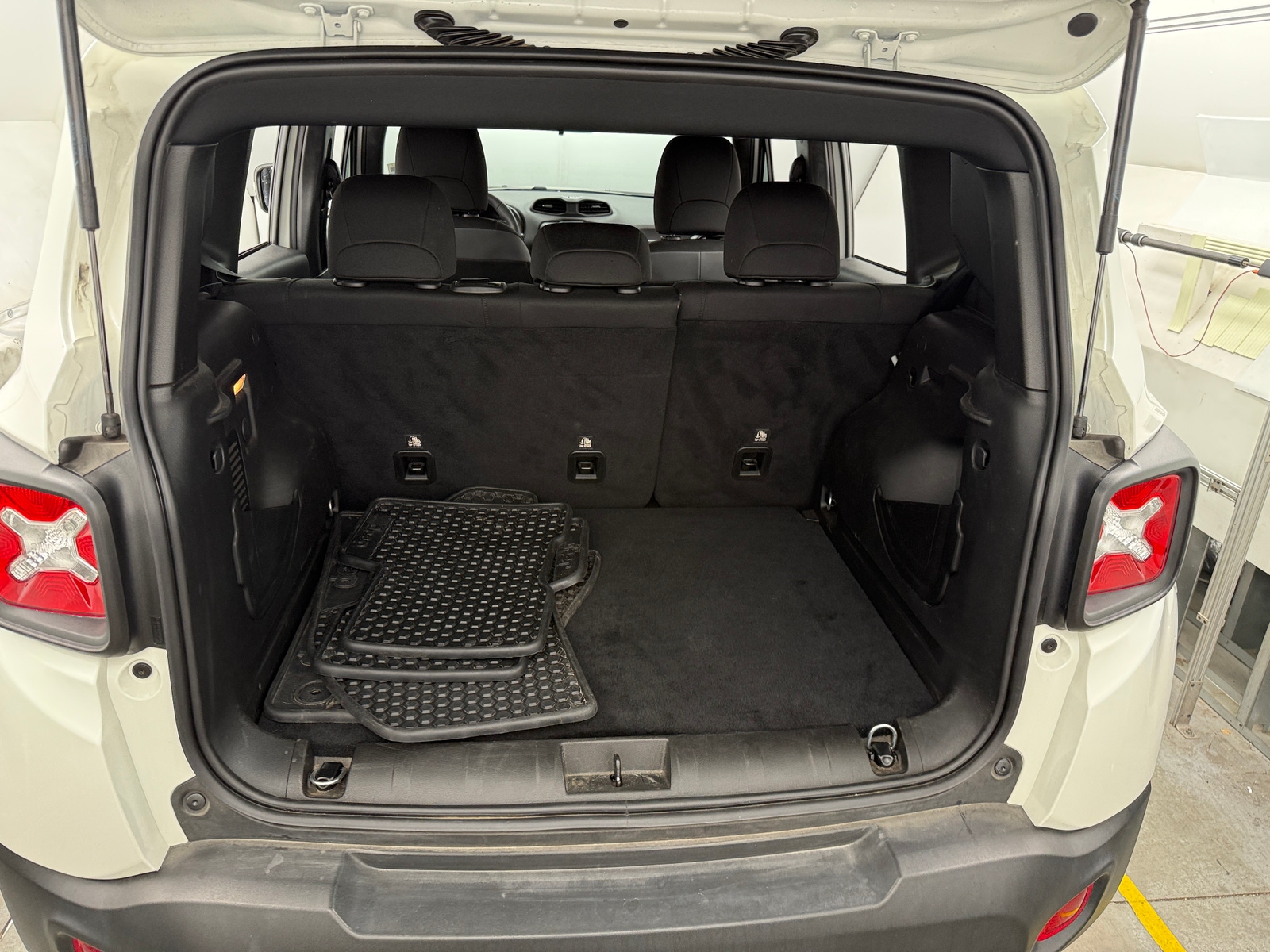 Thumbnail: 2022 Jeep Renegade - 7