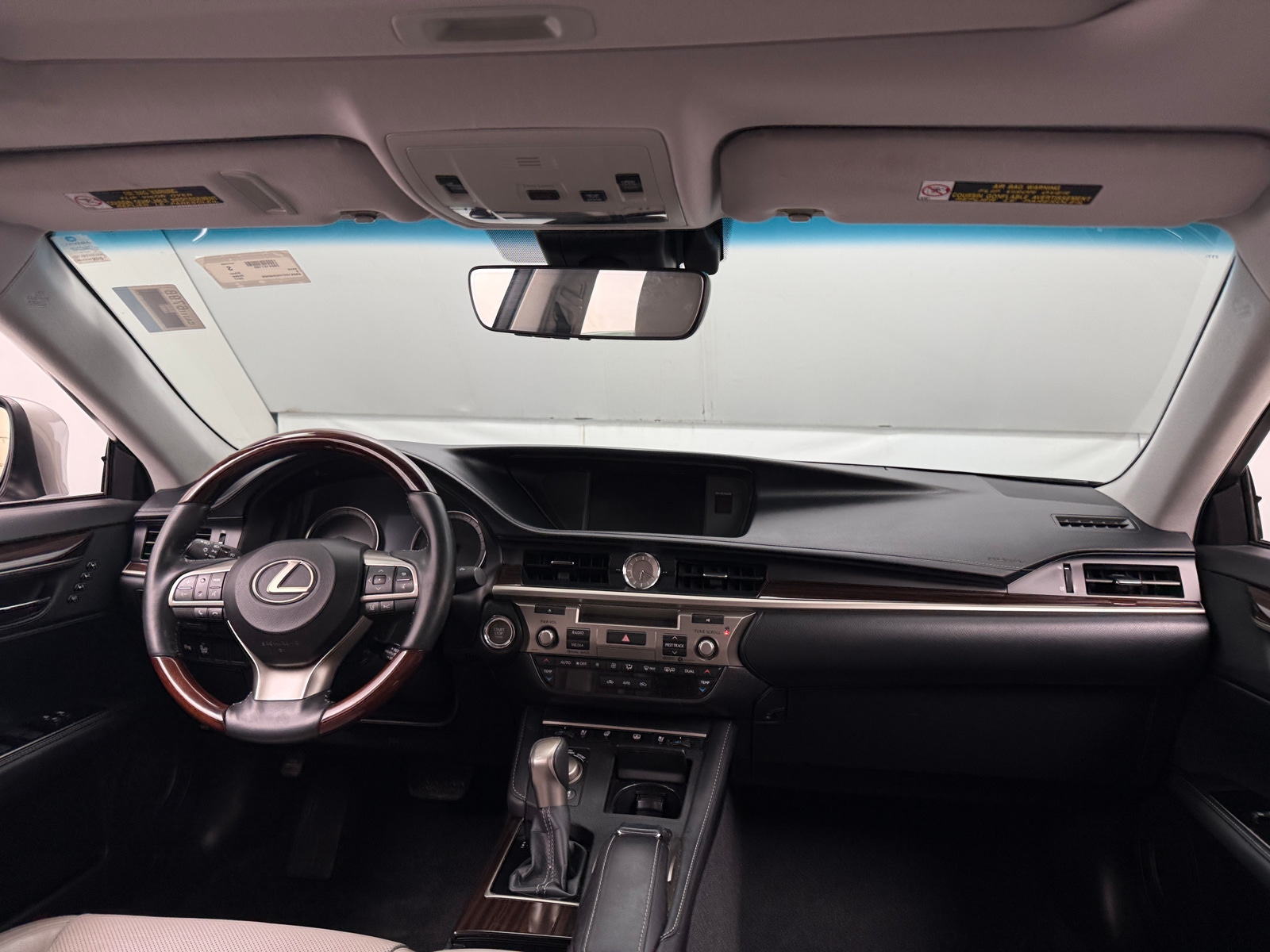 Thumbnail: 2017 Lexus ES - 2
