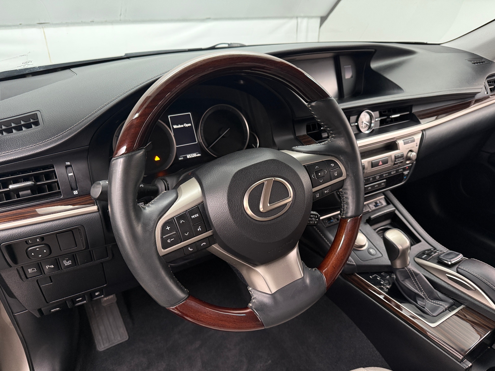 Thumbnail: 2017 Lexus ES - 4