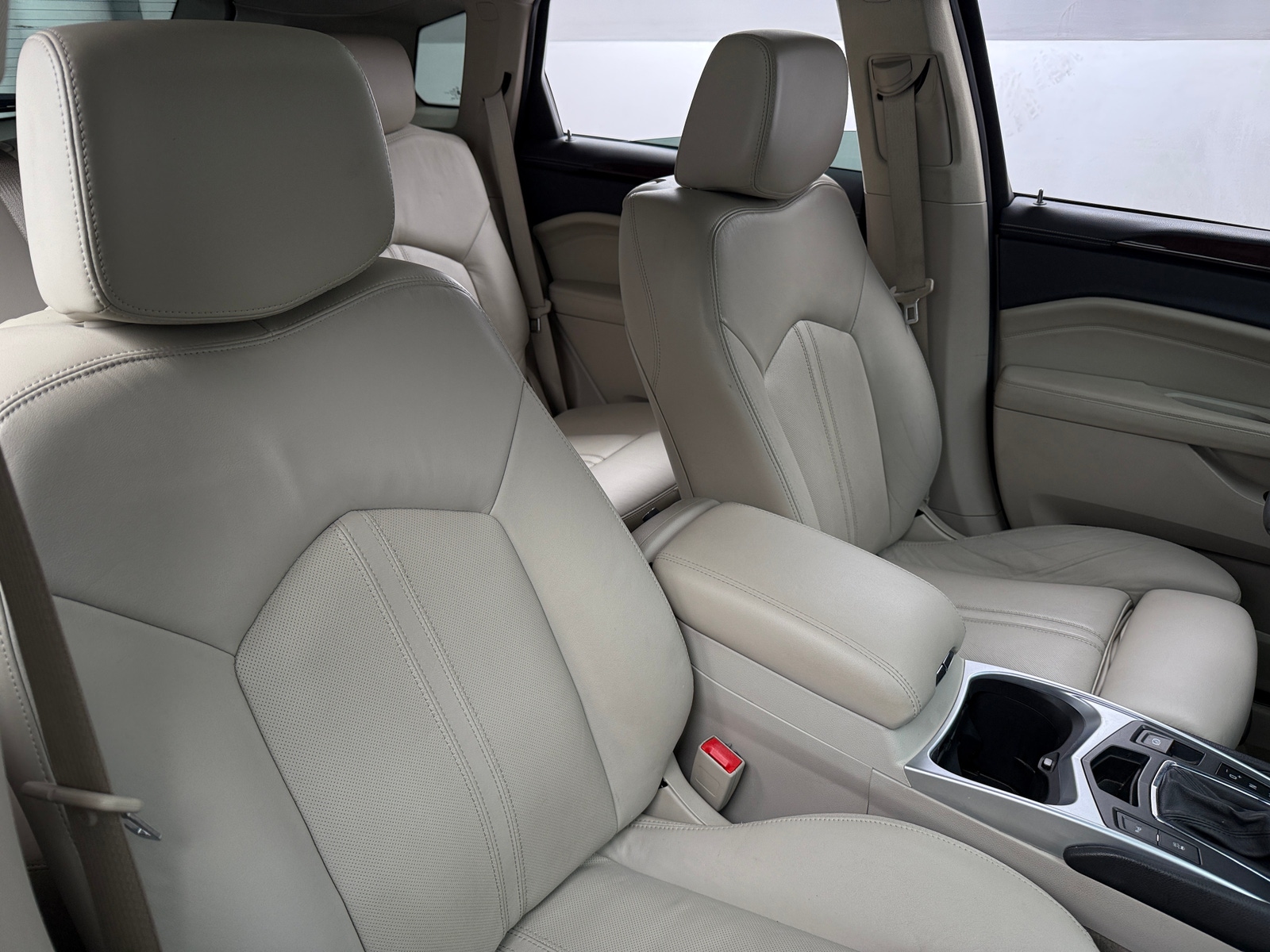 Thumbnail: 2010 Cadillac SRX - 2