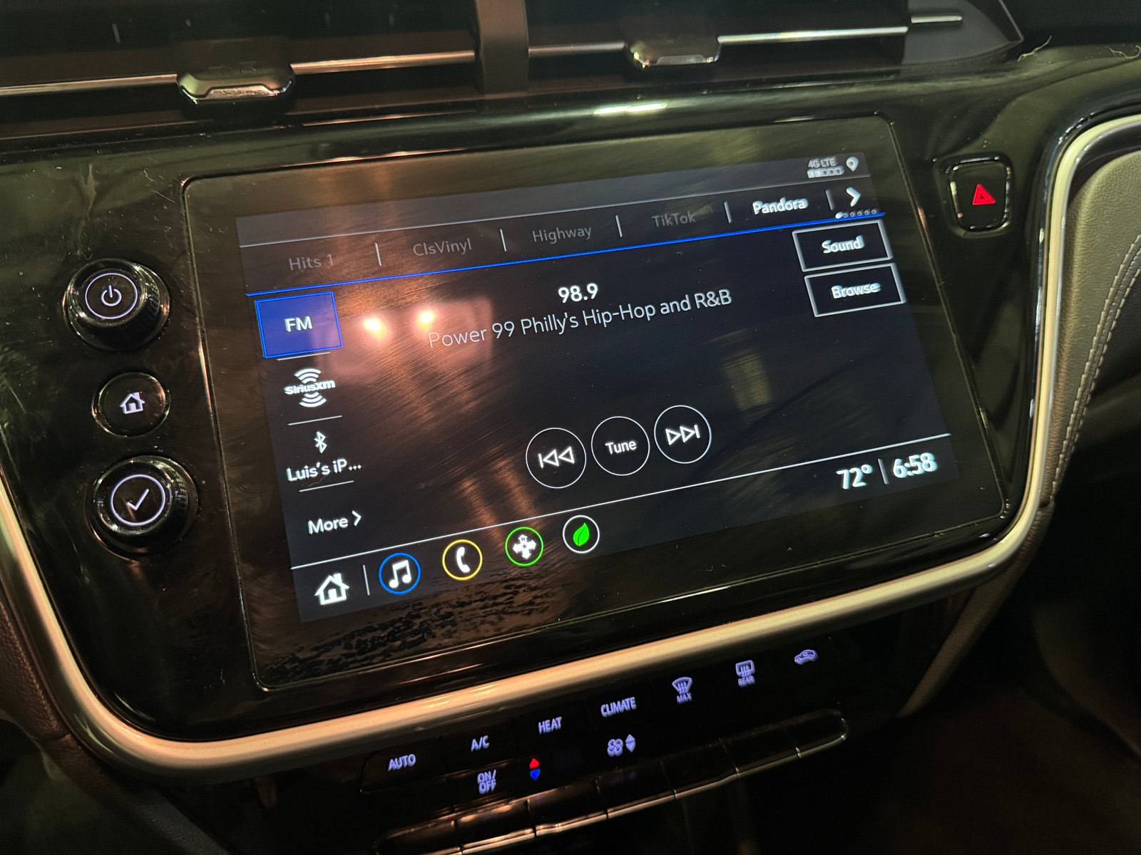 Thumbnail: 2023 Chevrolet Bolt EUV - 4