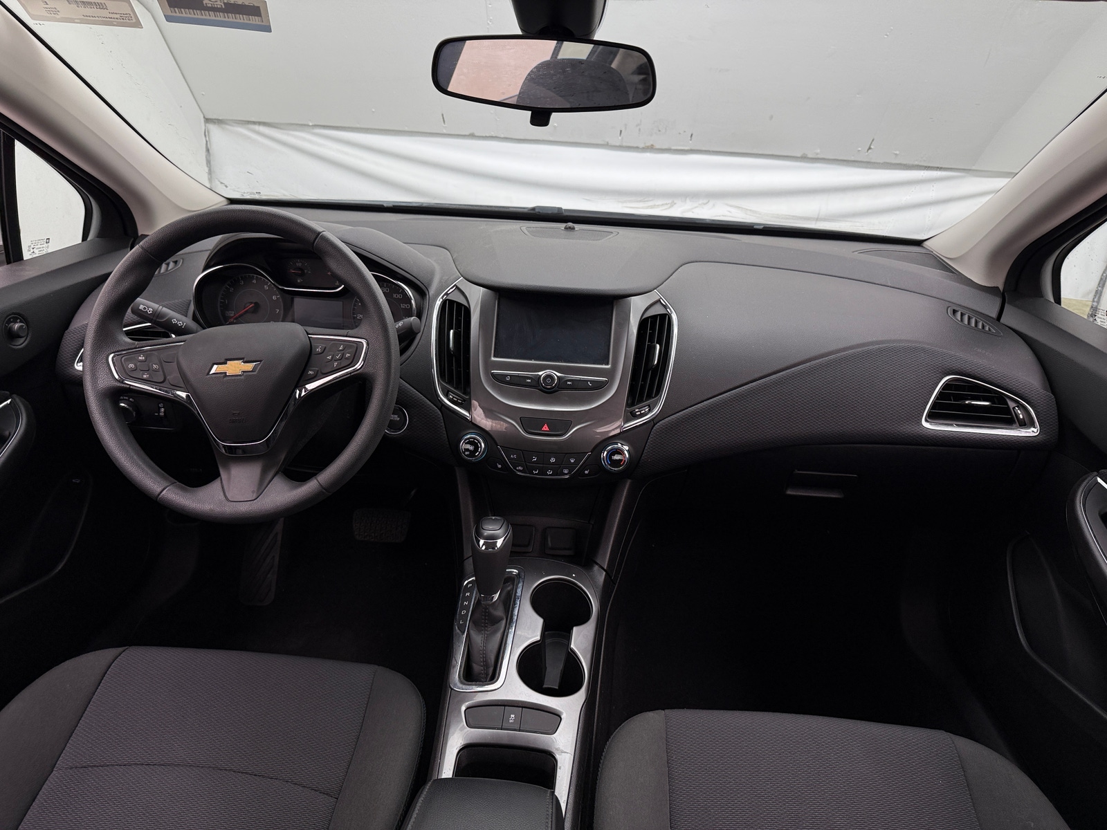 Thumbnail: 2017 Chevrolet Cruze - 3