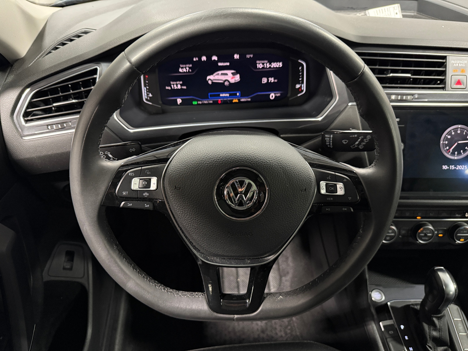 Thumbnail: 2020 Volkswagen Tiguan - 4