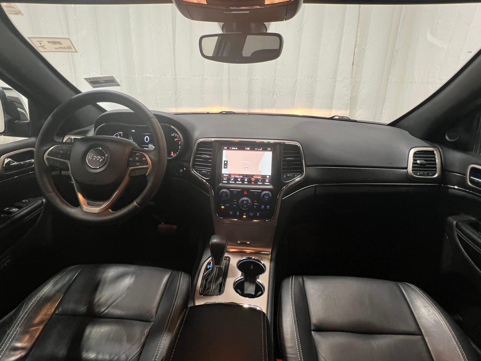 Thumbnail: 2017 Jeep Grand Cherokee - 2