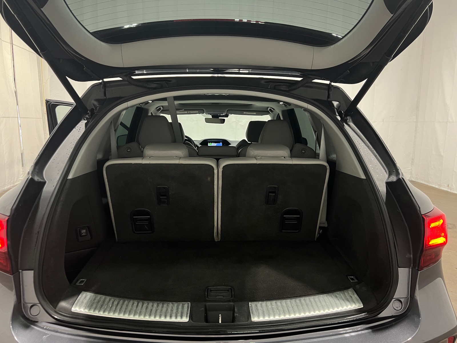 Thumbnail: 2017 Acura MDX - 6