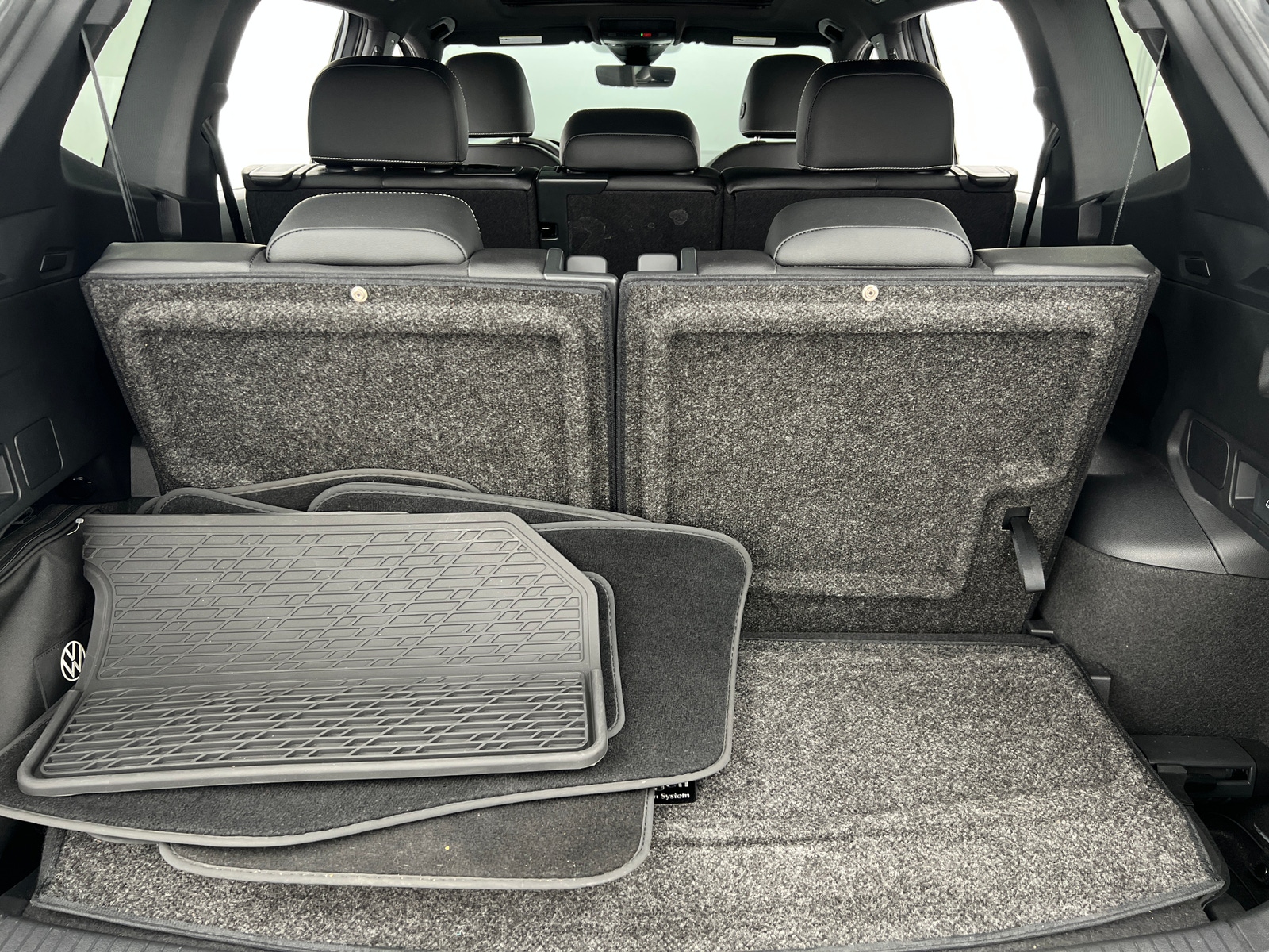 Thumbnail: 2023 Volkswagen Tiguan - 6