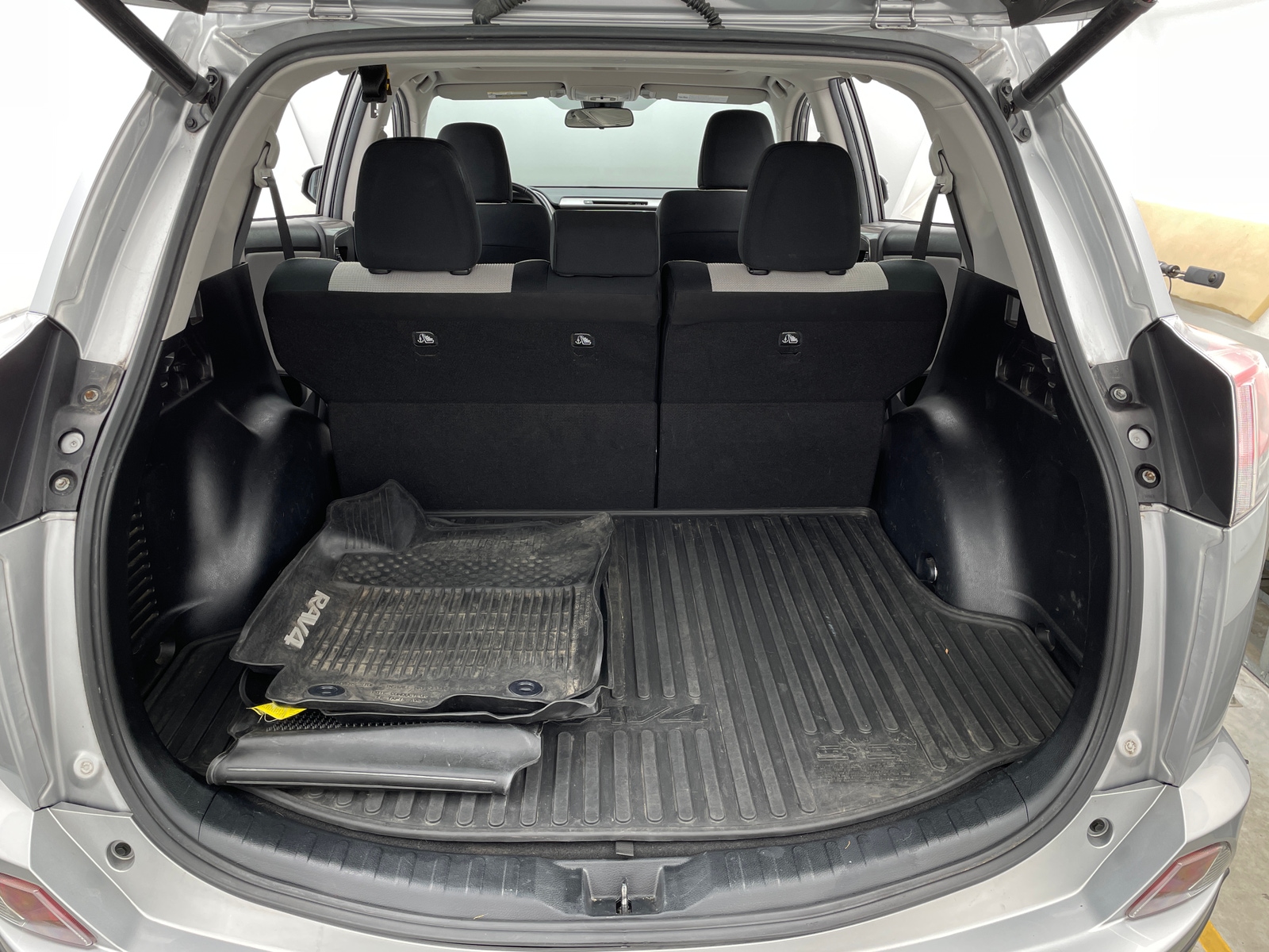 Thumbnail: 2018 Toyota RAV4 - 7