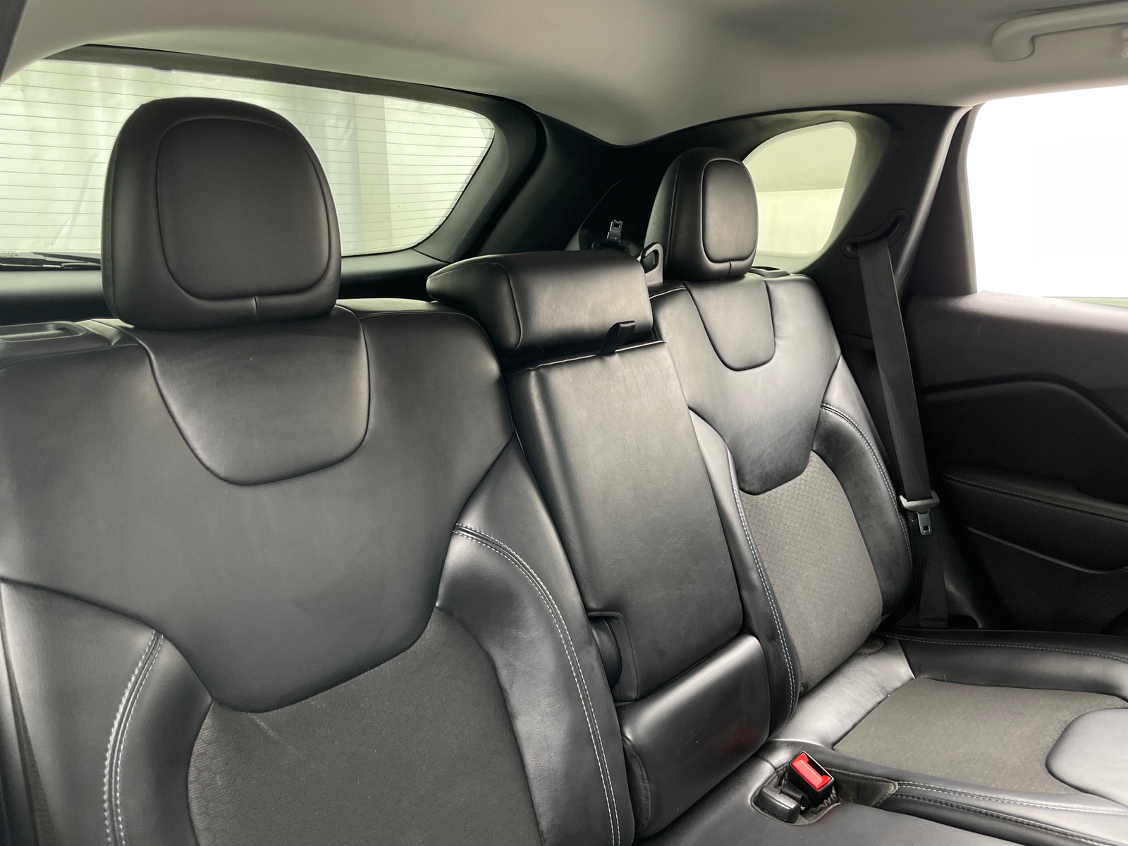 Thumbnail: 2020 Jeep Cherokee - 6