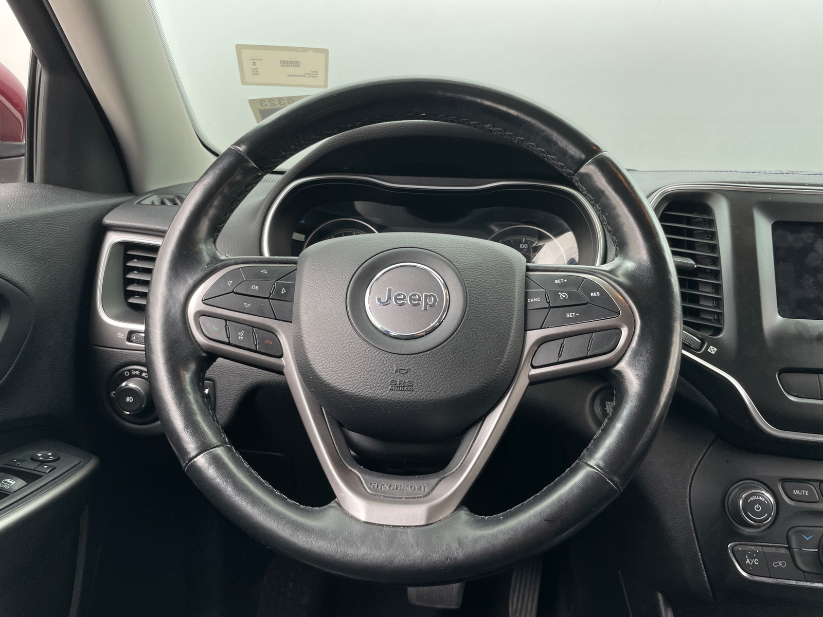 Thumbnail: 2020 Jeep Cherokee - 5