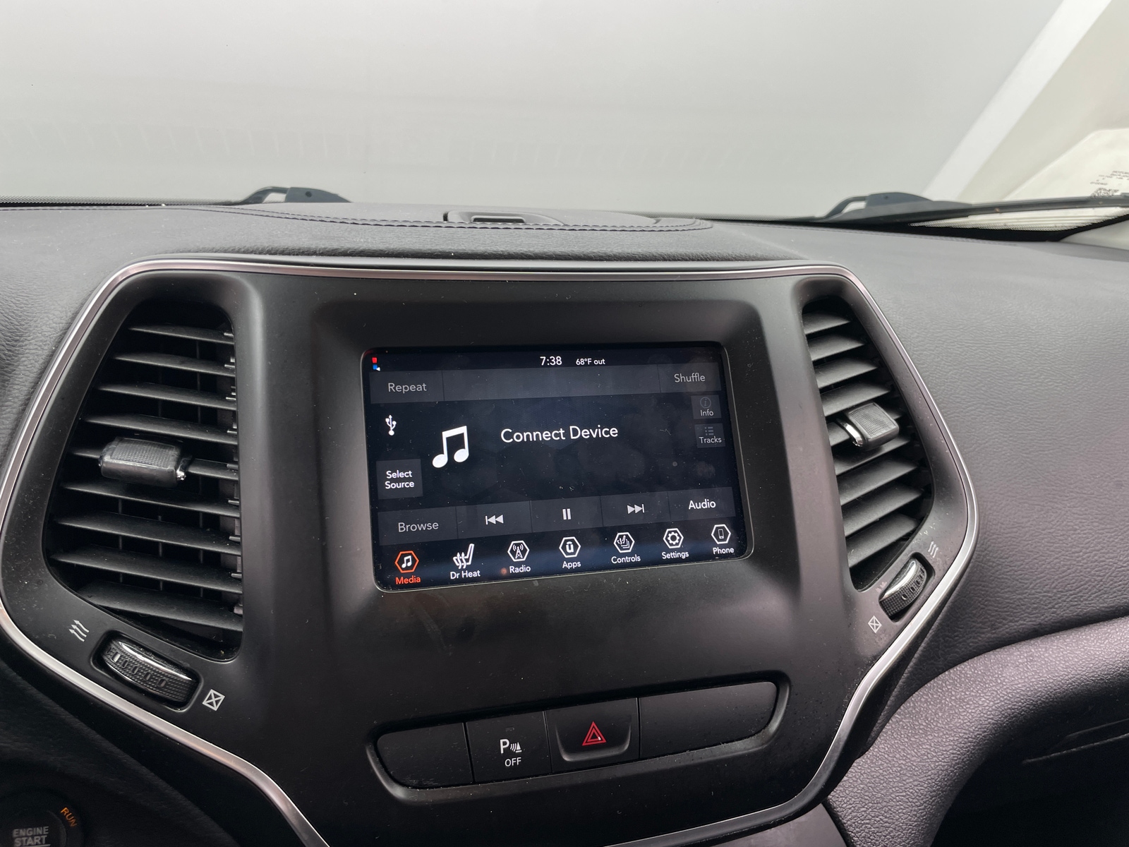 Thumbnail: 2020 Jeep Cherokee - 4