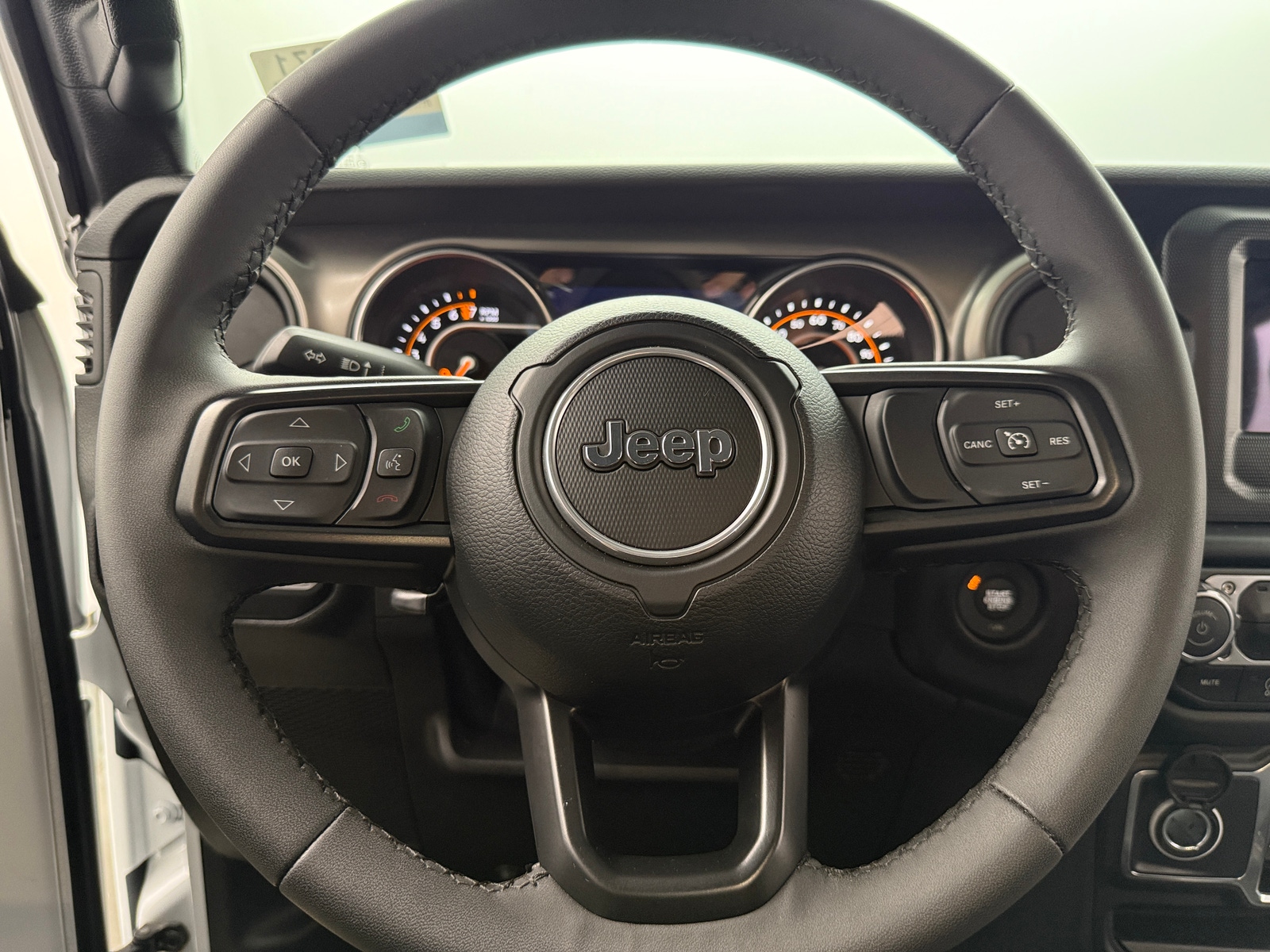 Thumbnail: 2023 Jeep Gladiator - 5