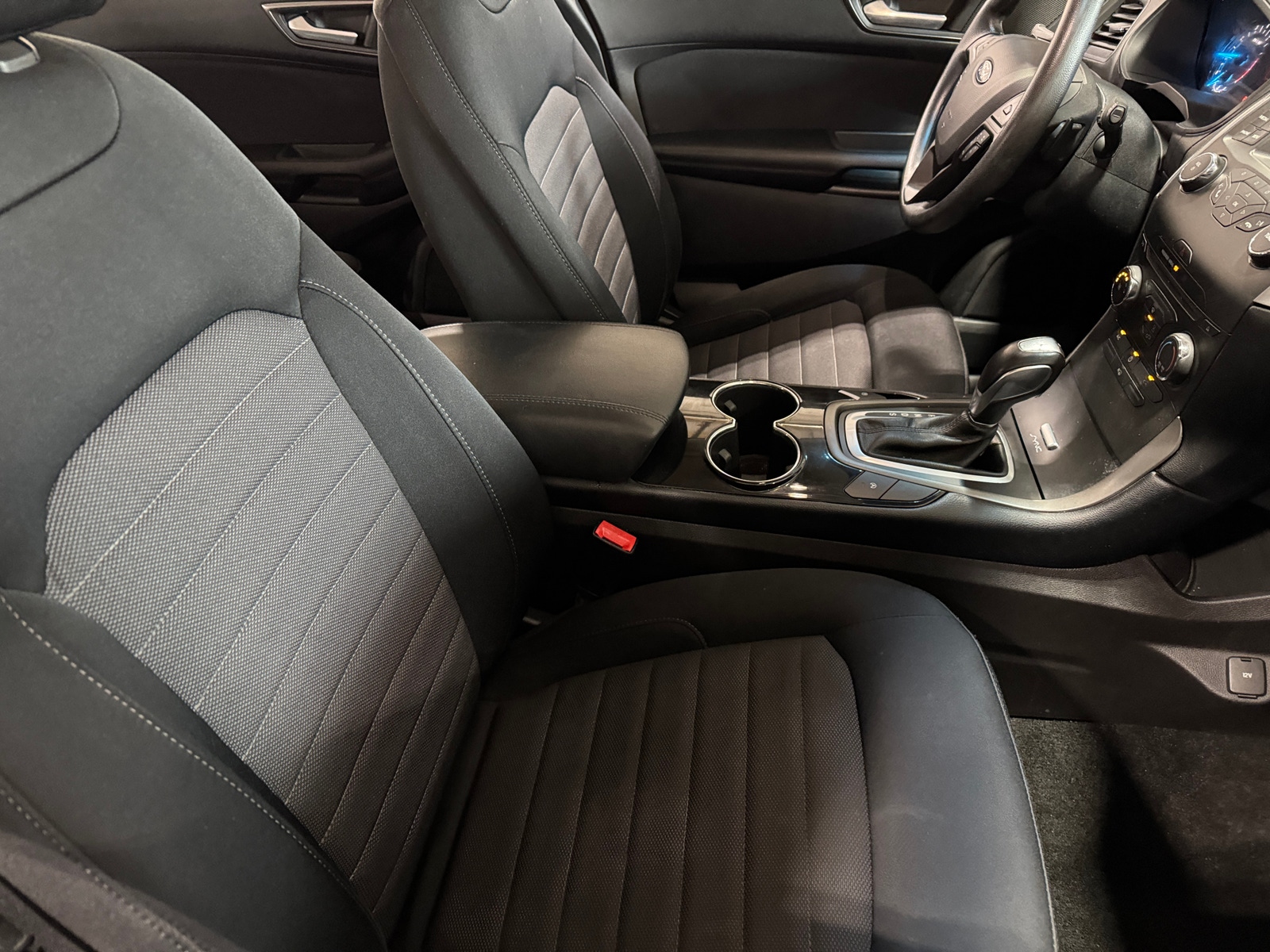 Thumbnail: 2017 Ford Edge - 2
