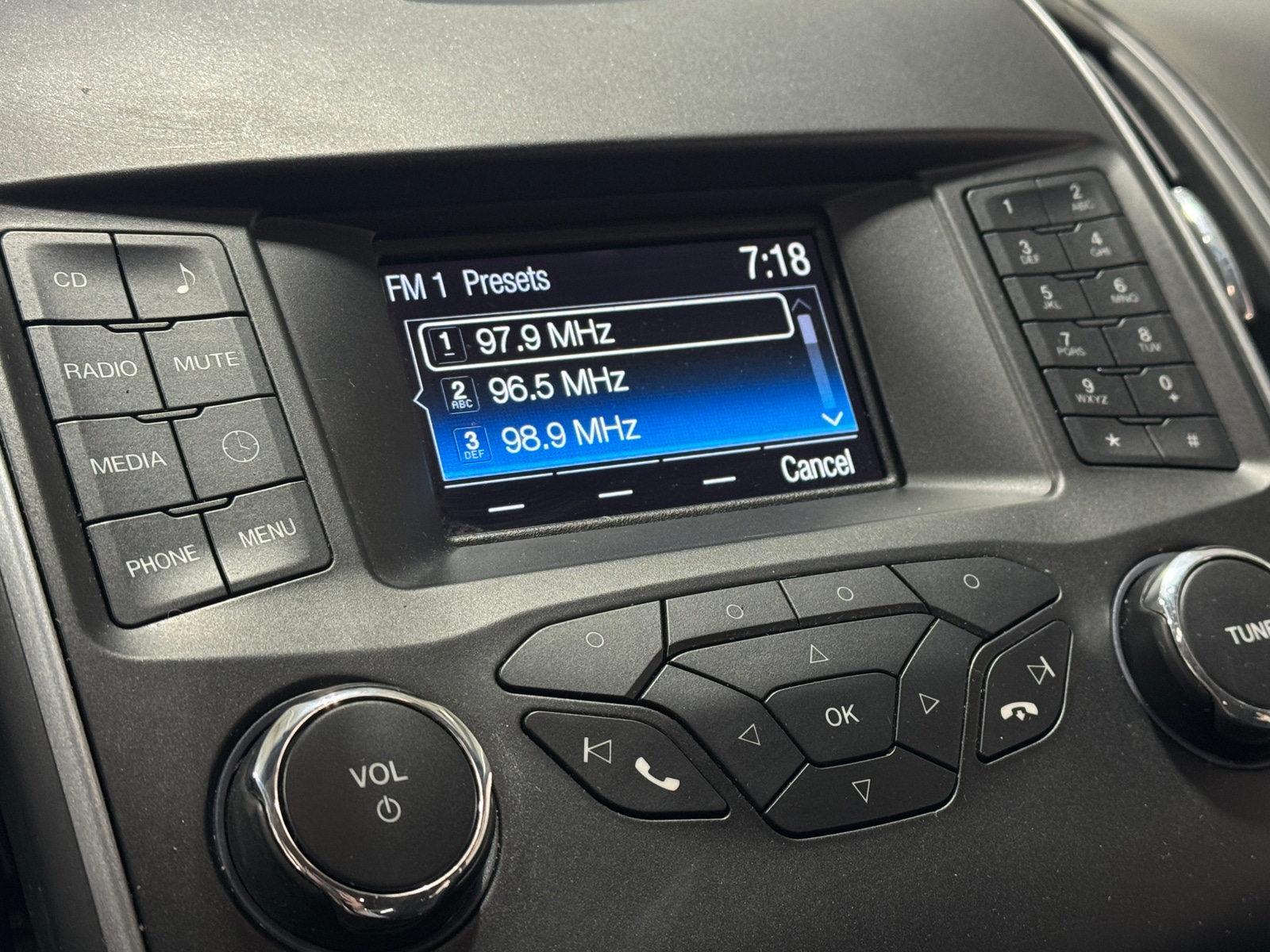 Thumbnail: 2017 Ford Edge - 4