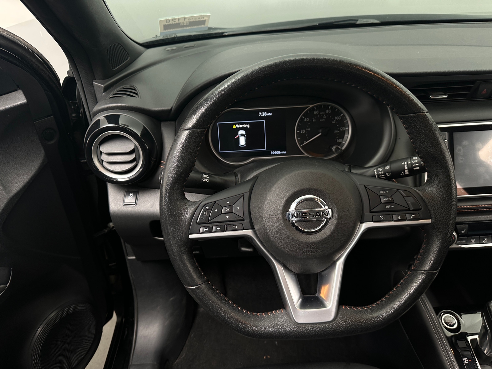 Thumbnail: 2019 Nissan Kicks - 4