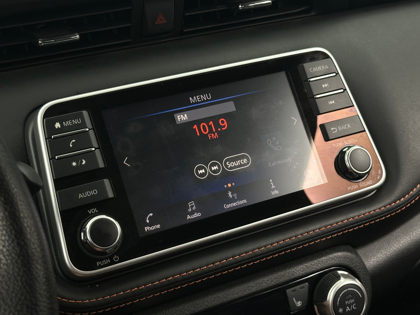 Thumbnail: 2019 Nissan Kicks - 3