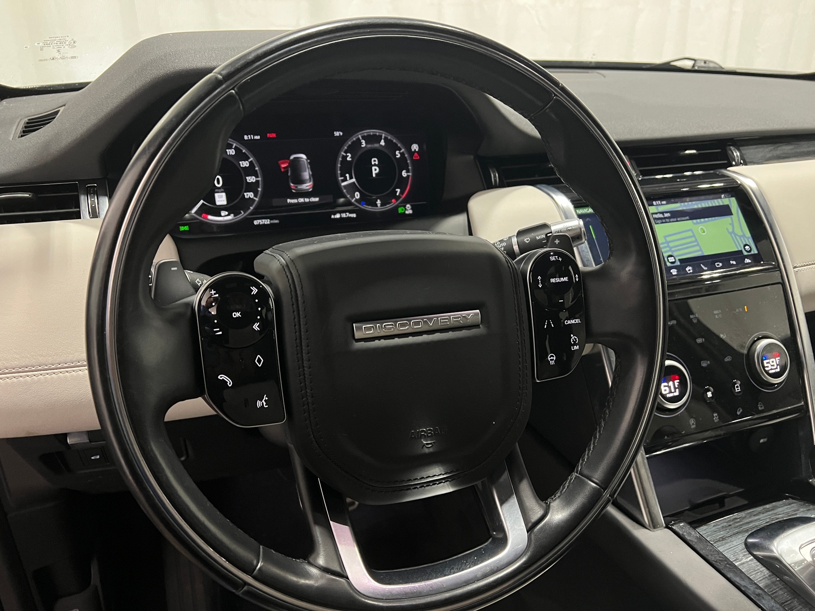 Thumbnail: 2020 Land Rover Discovery Sport - 4