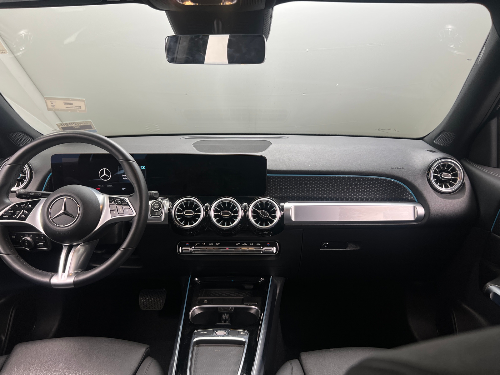 Thumbnail: 2025 Mercedes-Benz GLB - 2