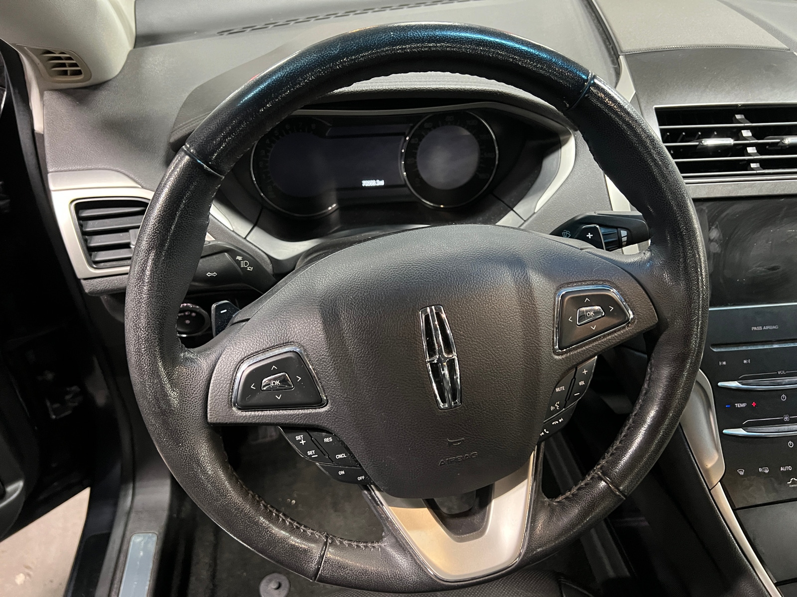 Thumbnail: 2014 Lincoln MKZ - 4