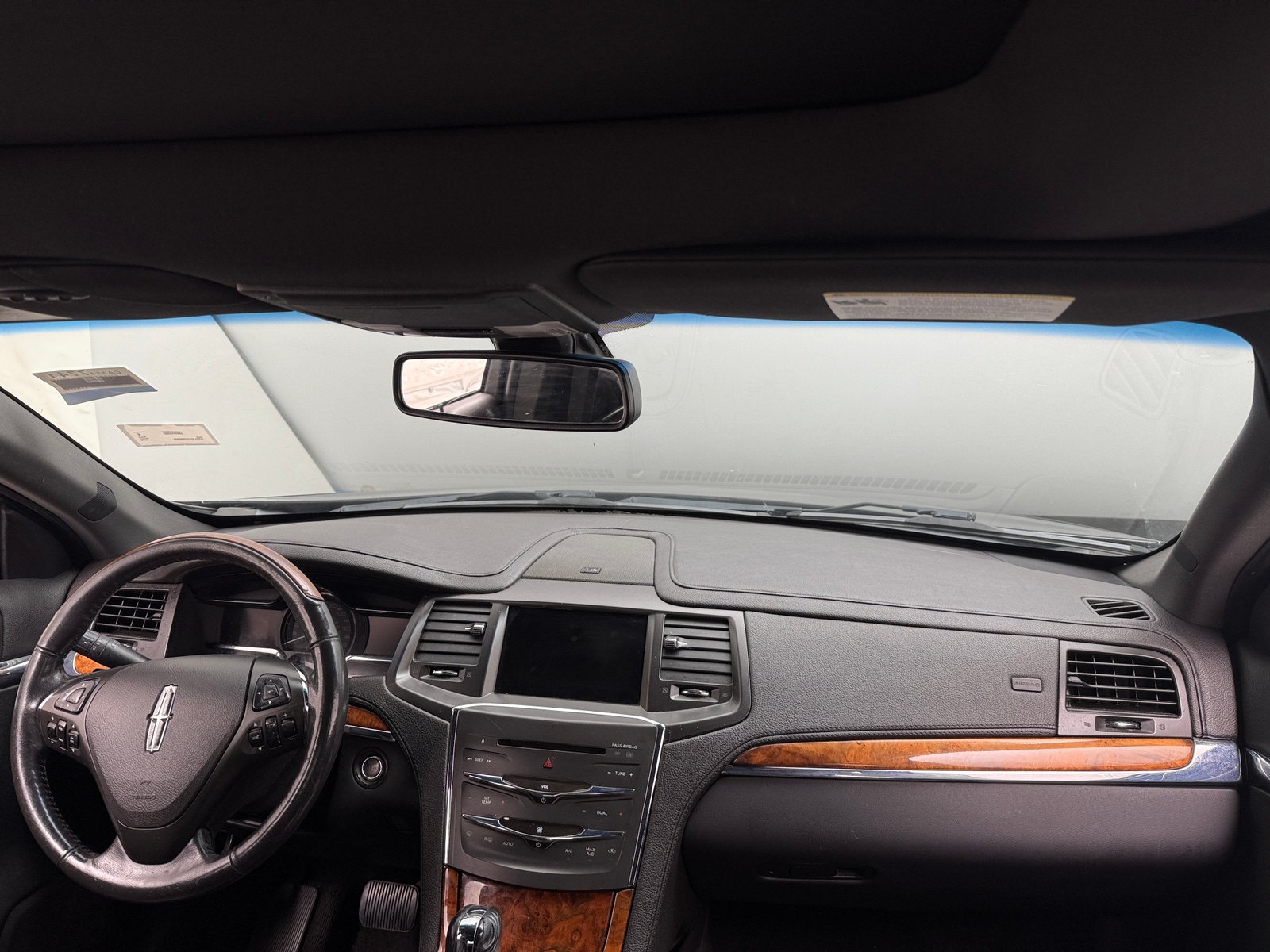 Thumbnail: 2014 Lincoln MKS - 2