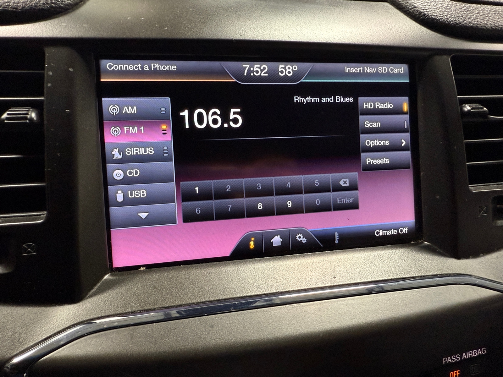 Thumbnail: 2014 Lincoln MKS - 3