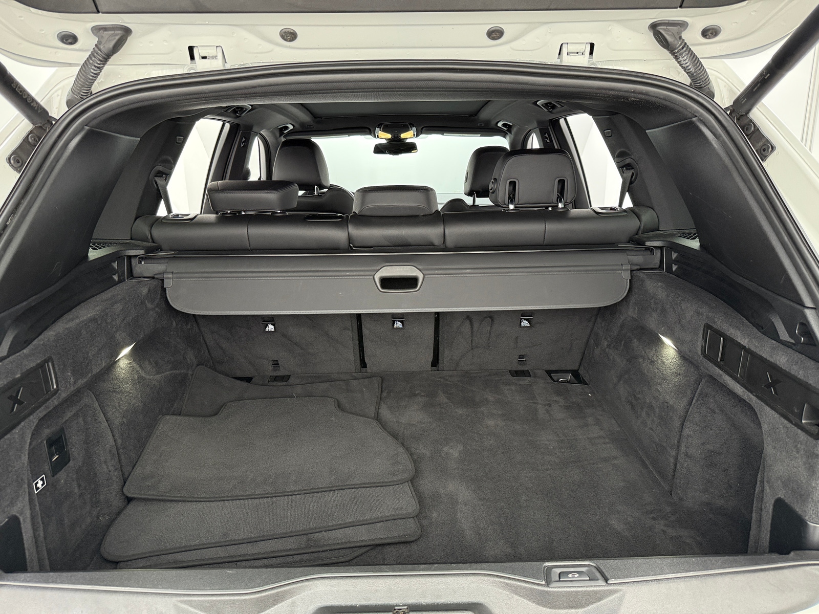 Thumbnail: 2022 BMW X5 - 6