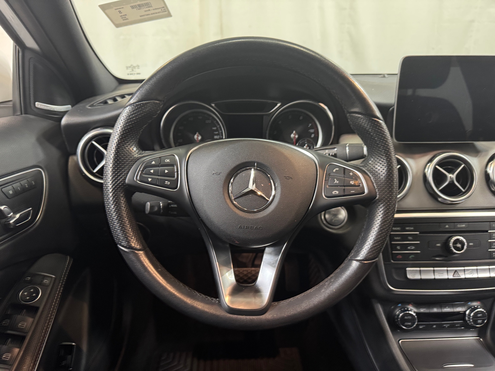 Thumbnail: 2020 Mercedes-Benz GLA - 4
