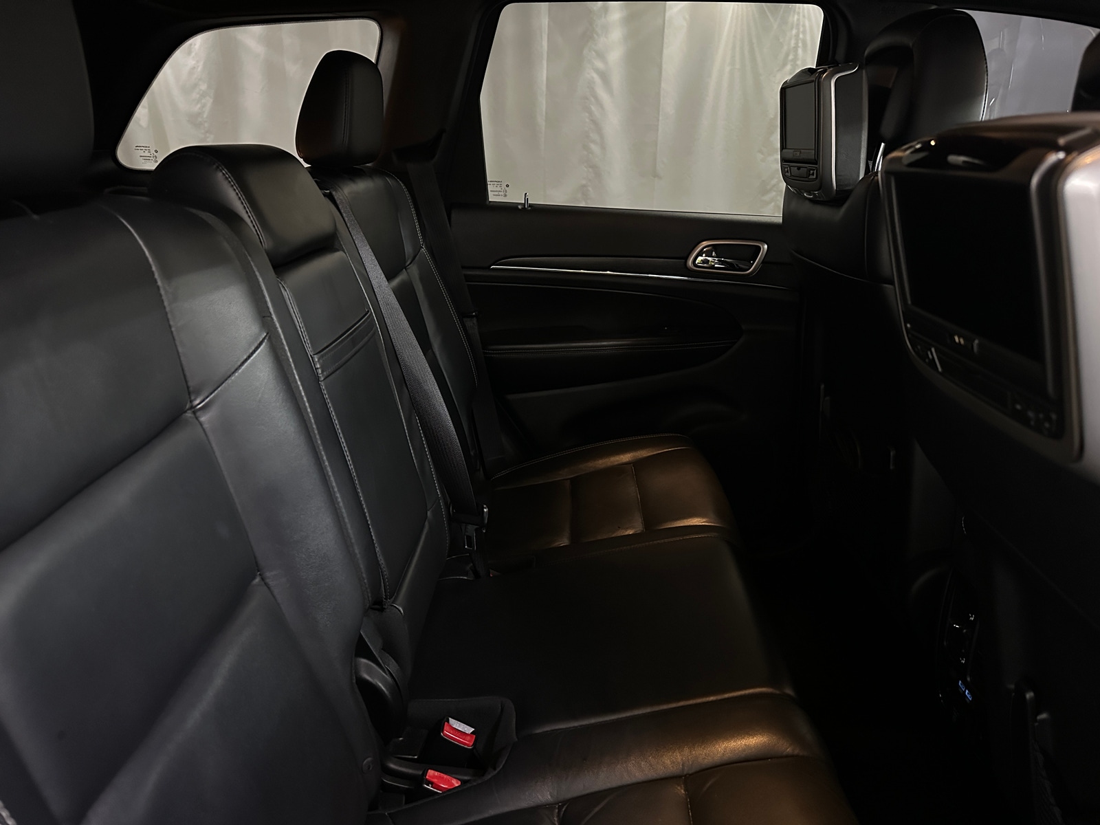 Thumbnail: 2017 Jeep Grand Cherokee - 5