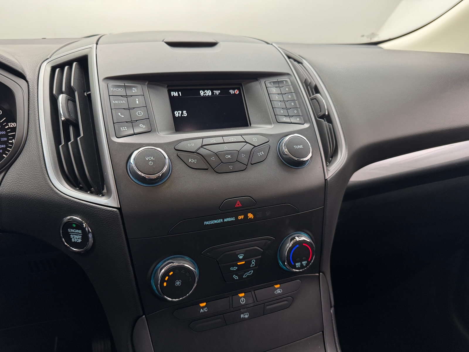 Thumbnail: 2019 Ford Edge - 4