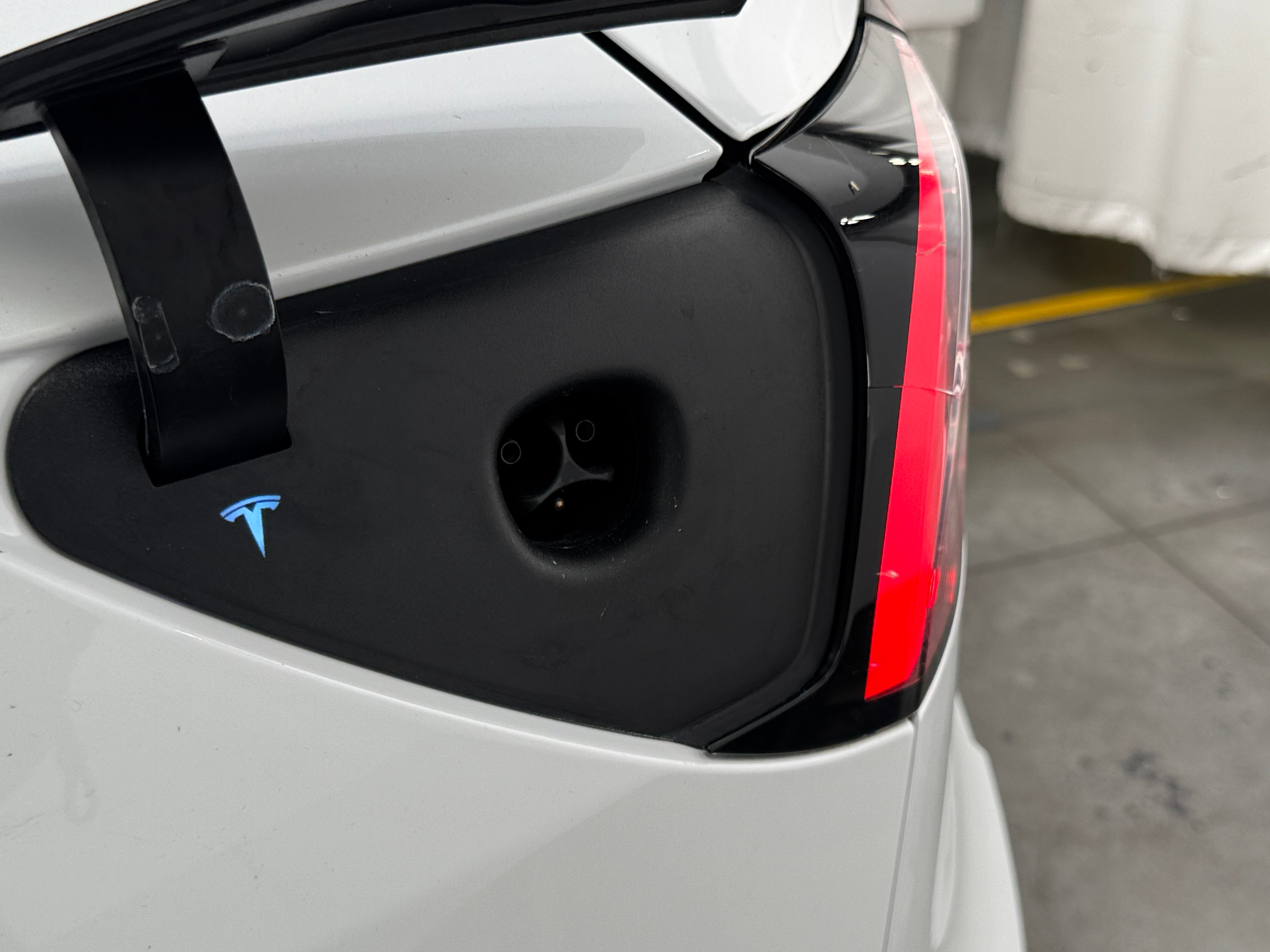 Used 2021 Tesla Model Y Performance with VIN 5YJYGDEF7MF245632 for sale in Oak Creek, WI