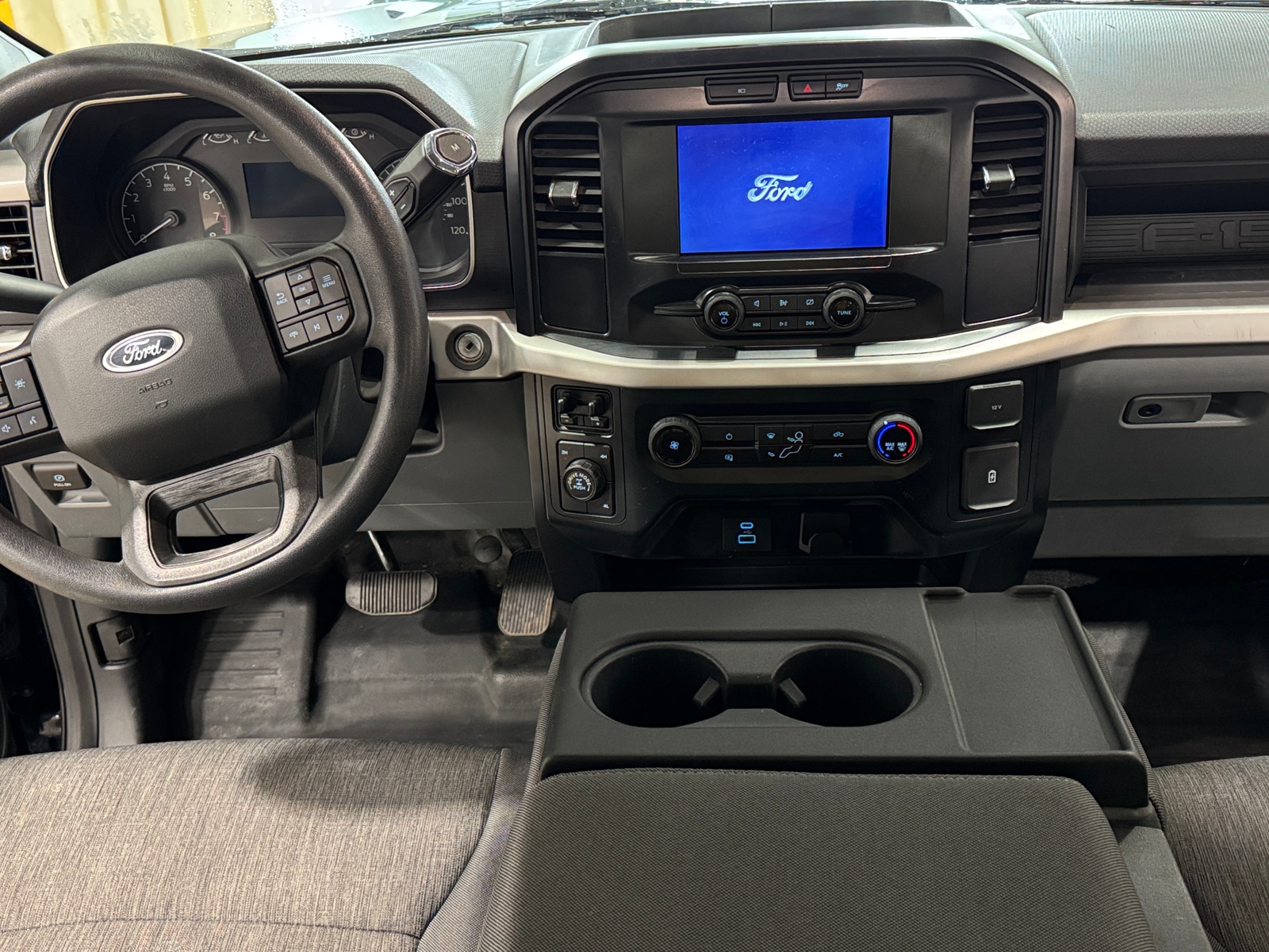 Thumbnail: 2022 Ford Econoline - 3