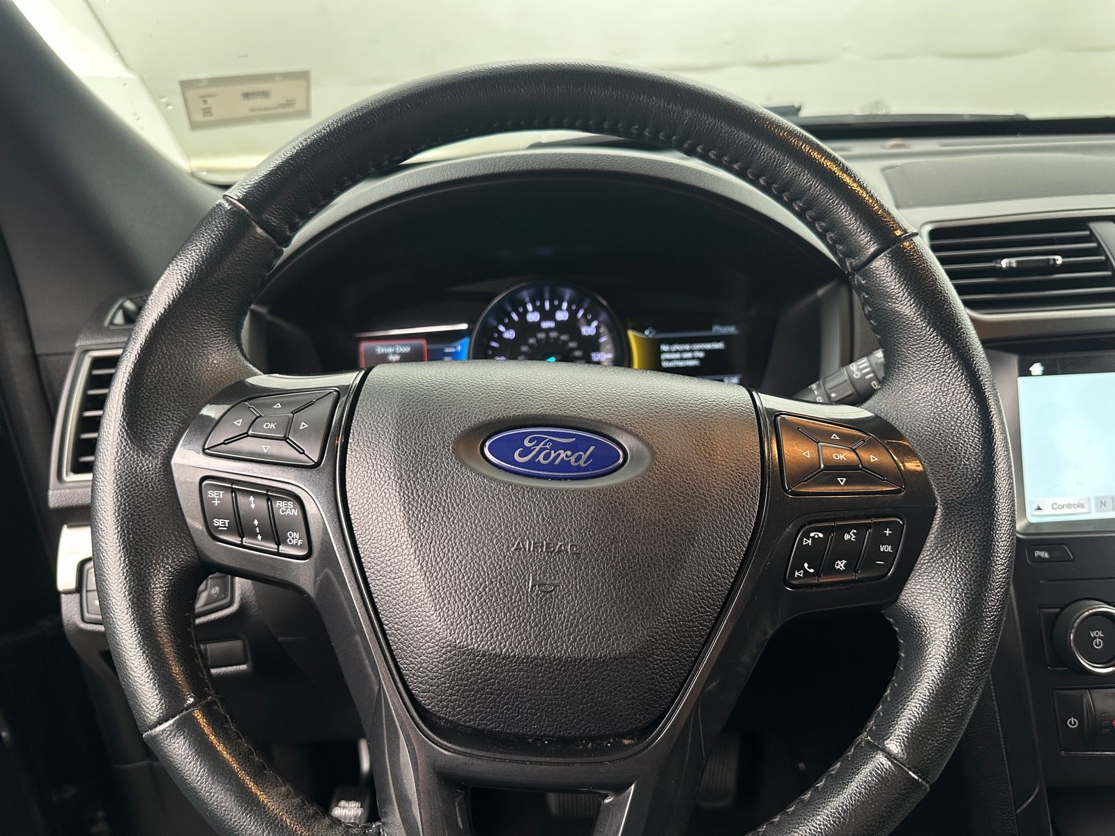 Thumbnail: 2019 Ford Explorer - 5