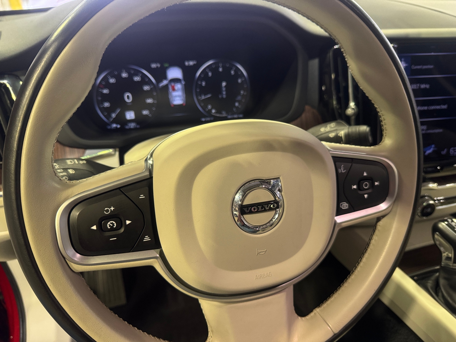 Thumbnail: 2021 Volvo XC60 - 4
