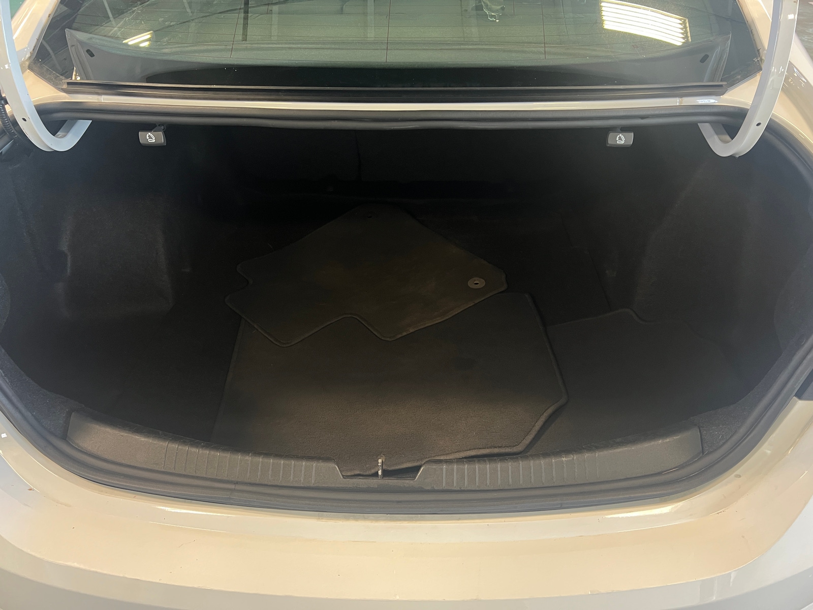 Thumbnail: 2023 Chevrolet Malibu - 7