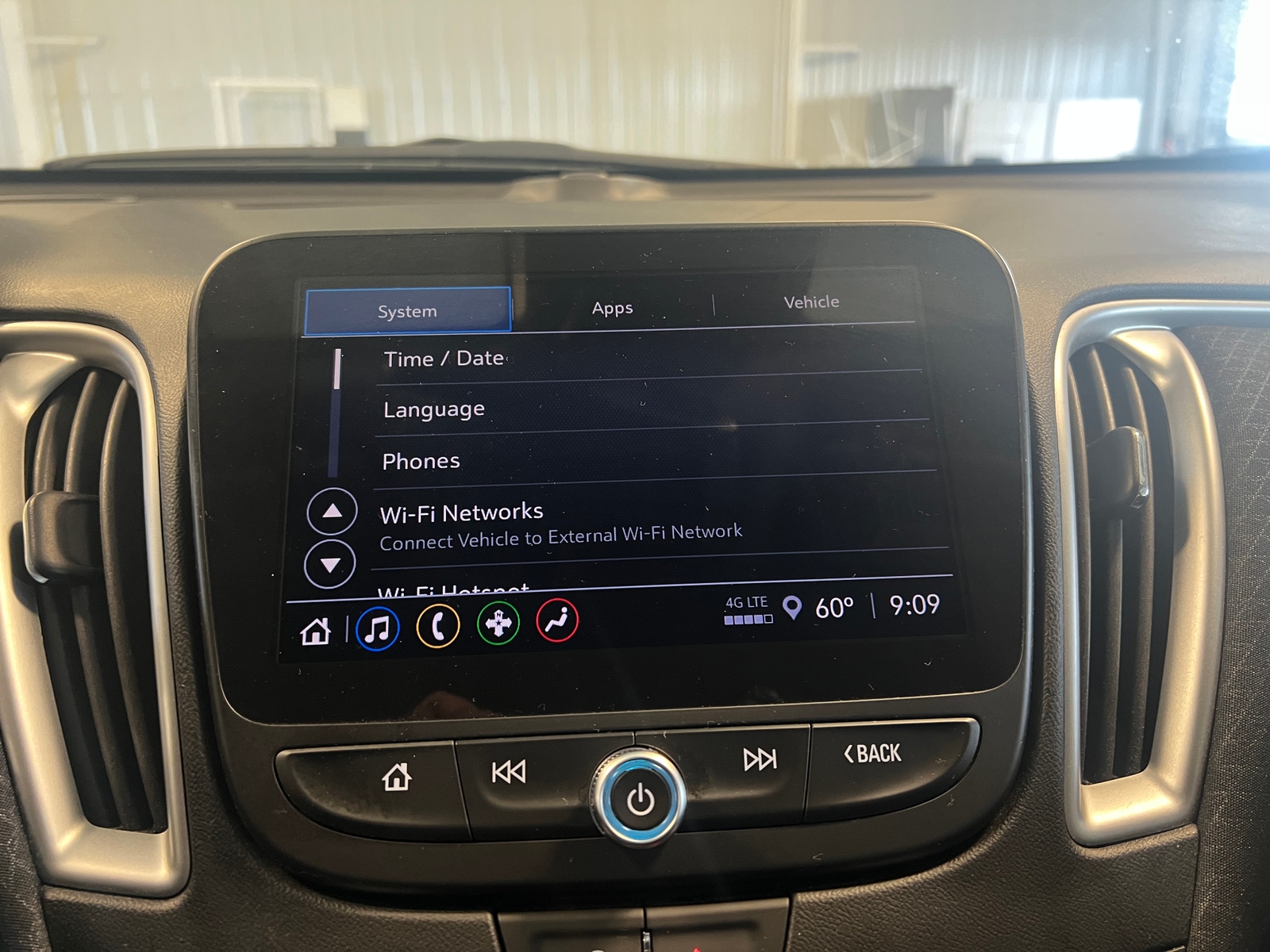 Thumbnail: 2023 Chevrolet Malibu - 4